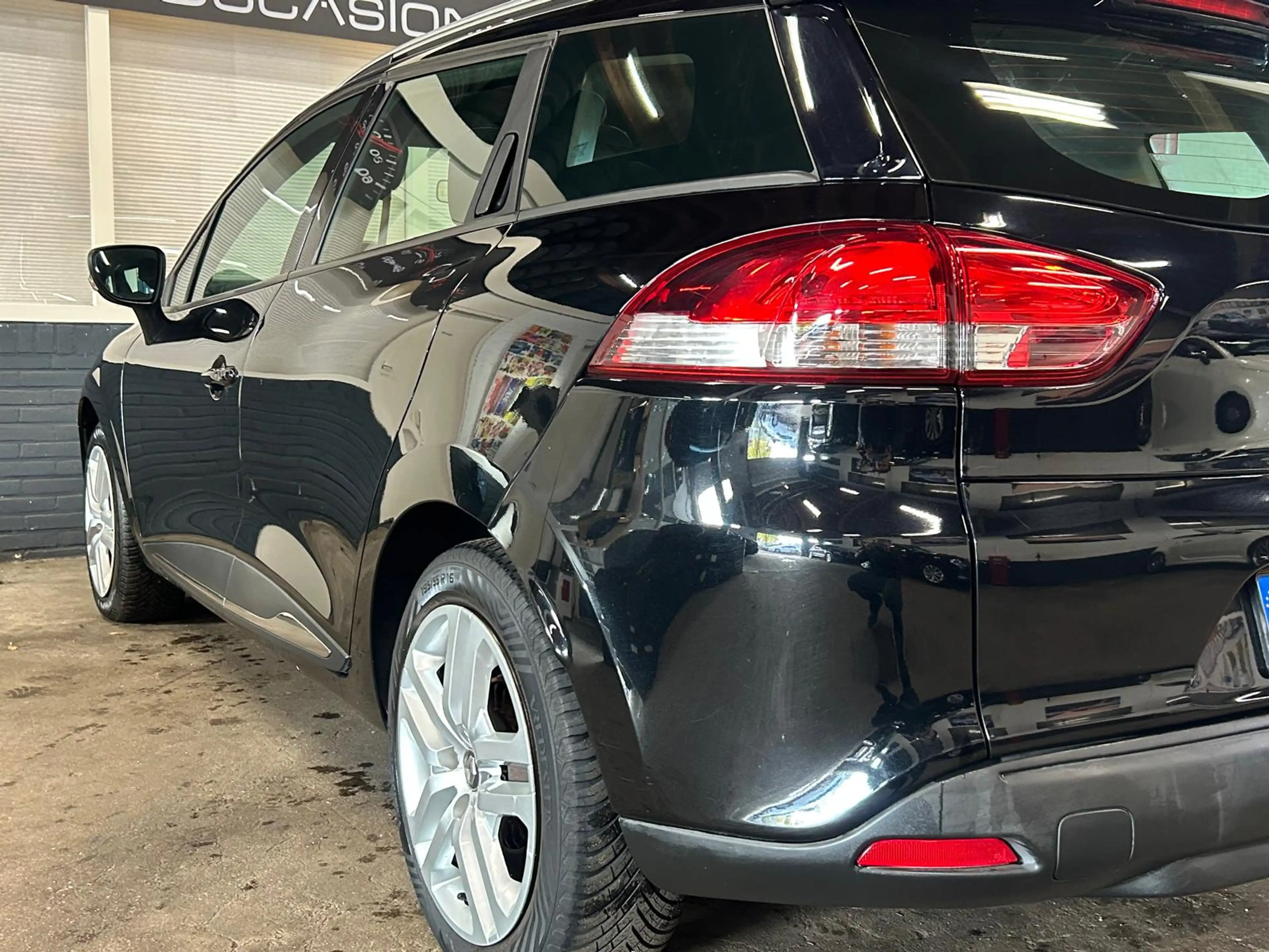 Renault Clio Estate 0.9 TCe Zen + NAVI — photo 24