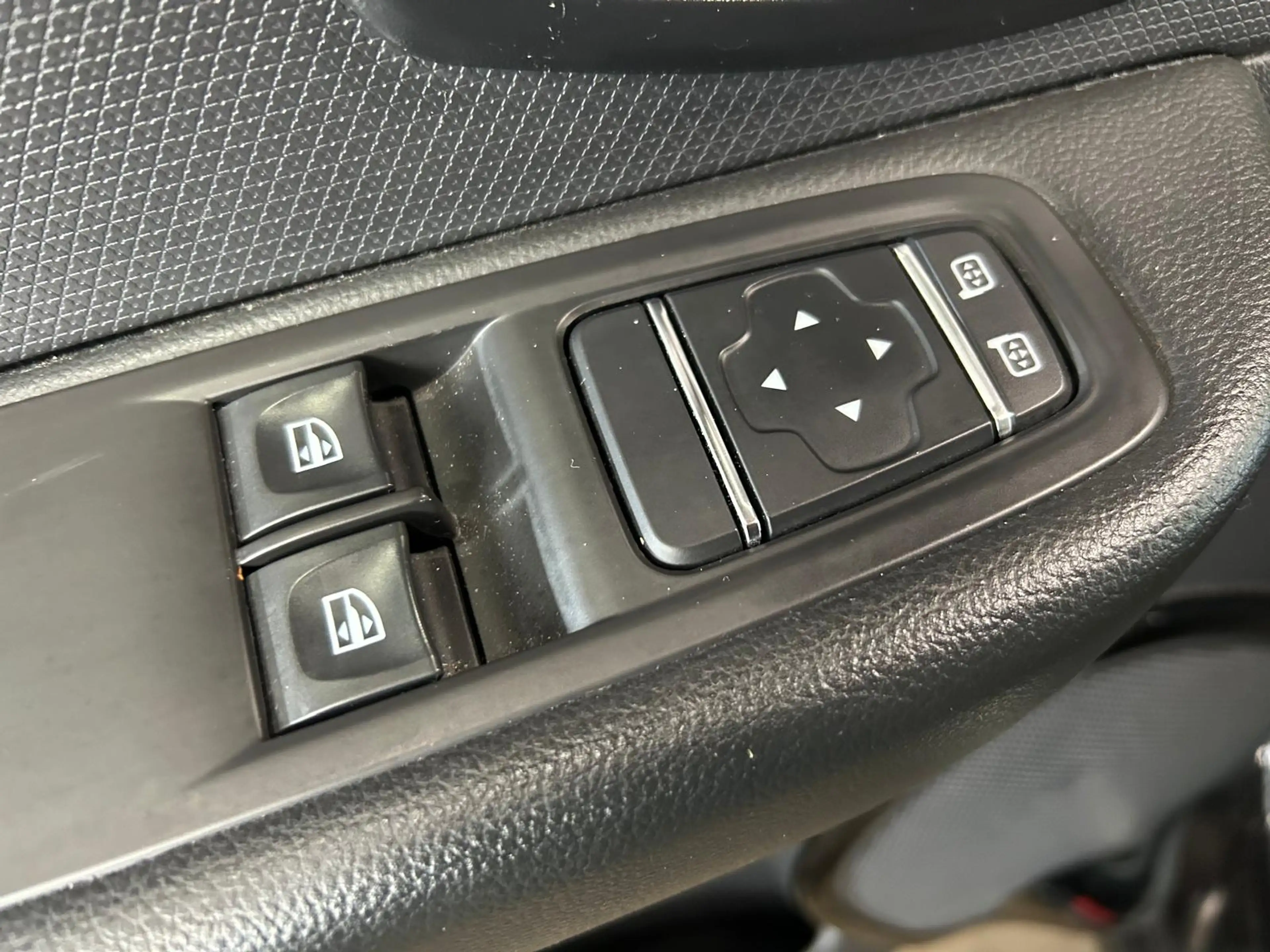 Renault Clio Estate 0.9 TCe Zen + NAVI — photo 16