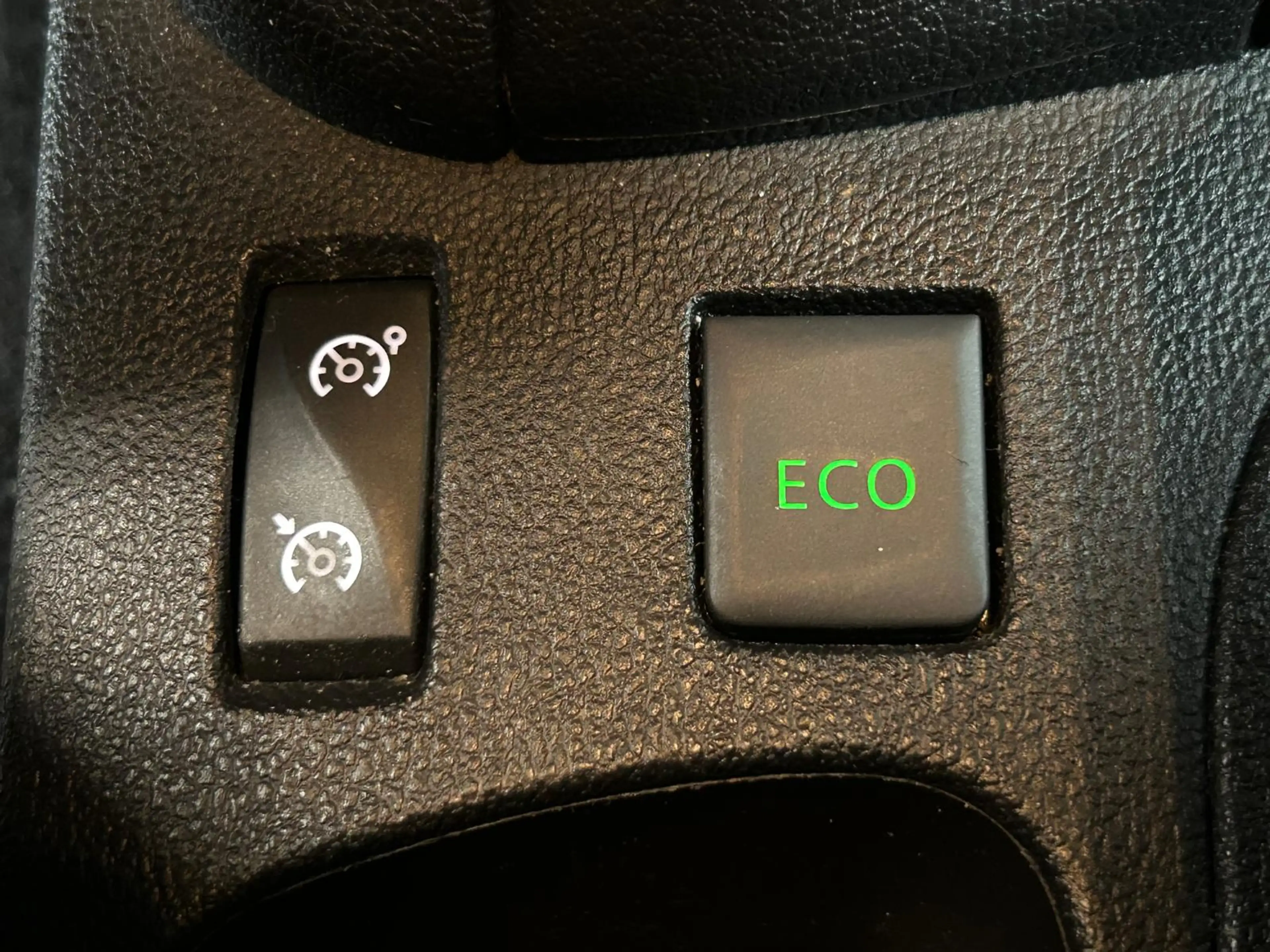 Renault Clio Estate 0.9 TCe Zen + NAVI — photo 13