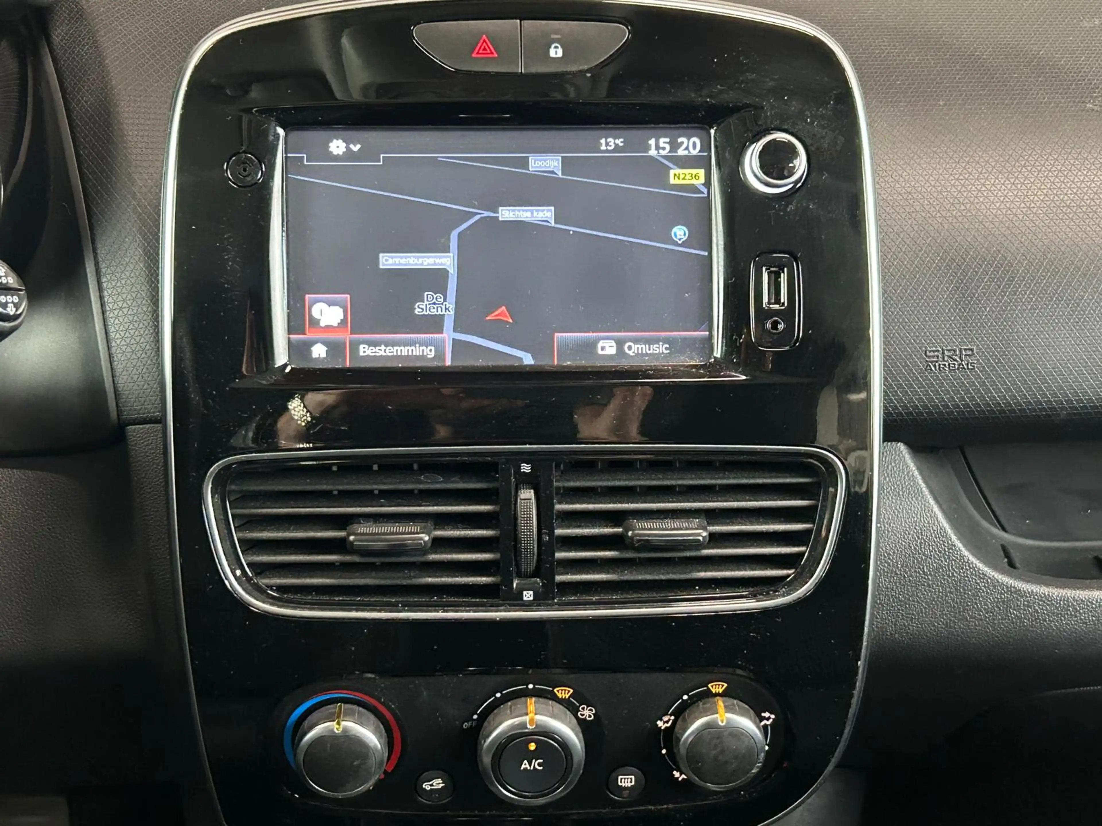 Renault Clio Estate 0.9 TCe Zen + NAVI — photo 10