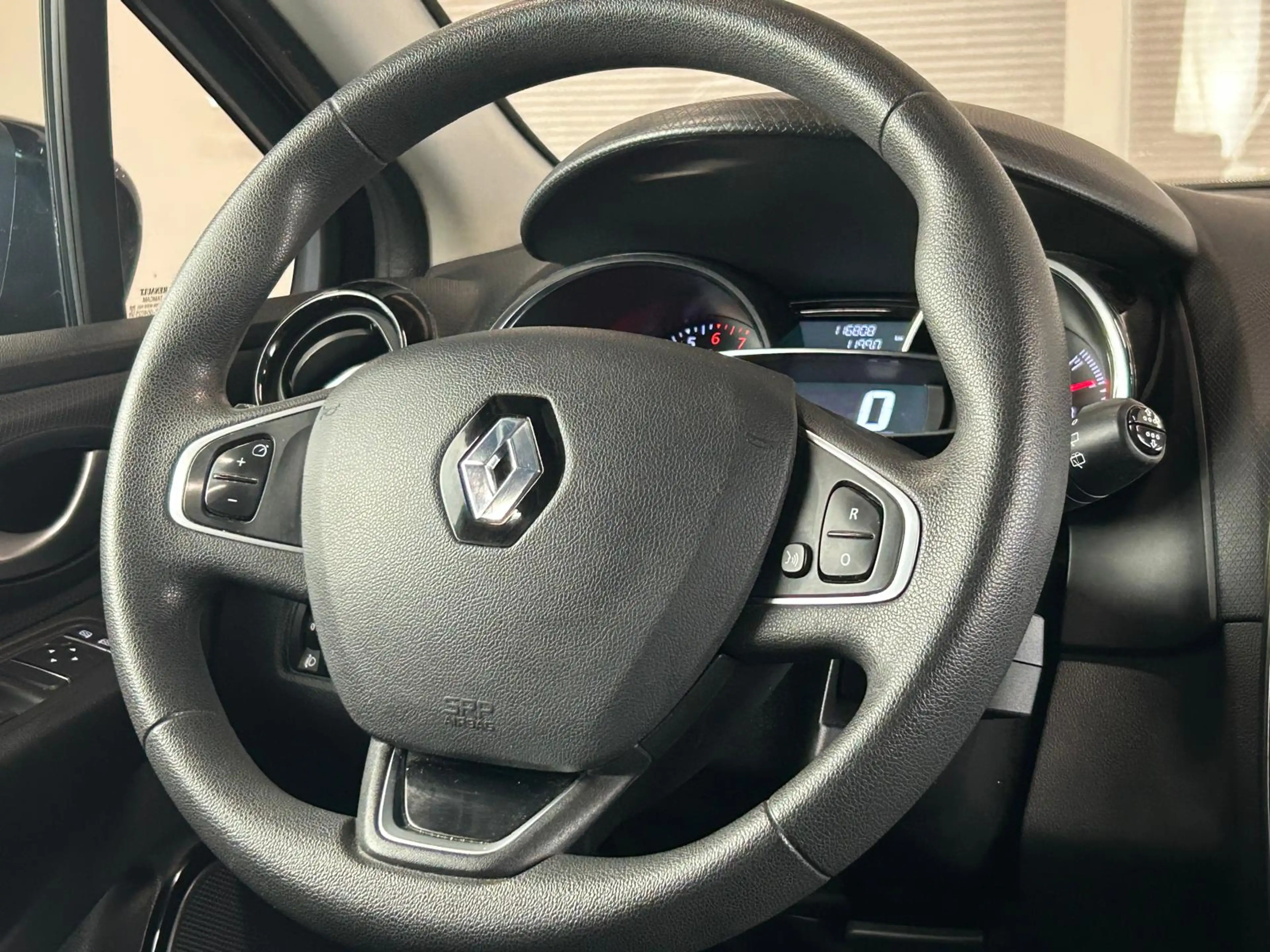 Renault Clio Estate 0.9 TCe Zen + NAVI — photo 7