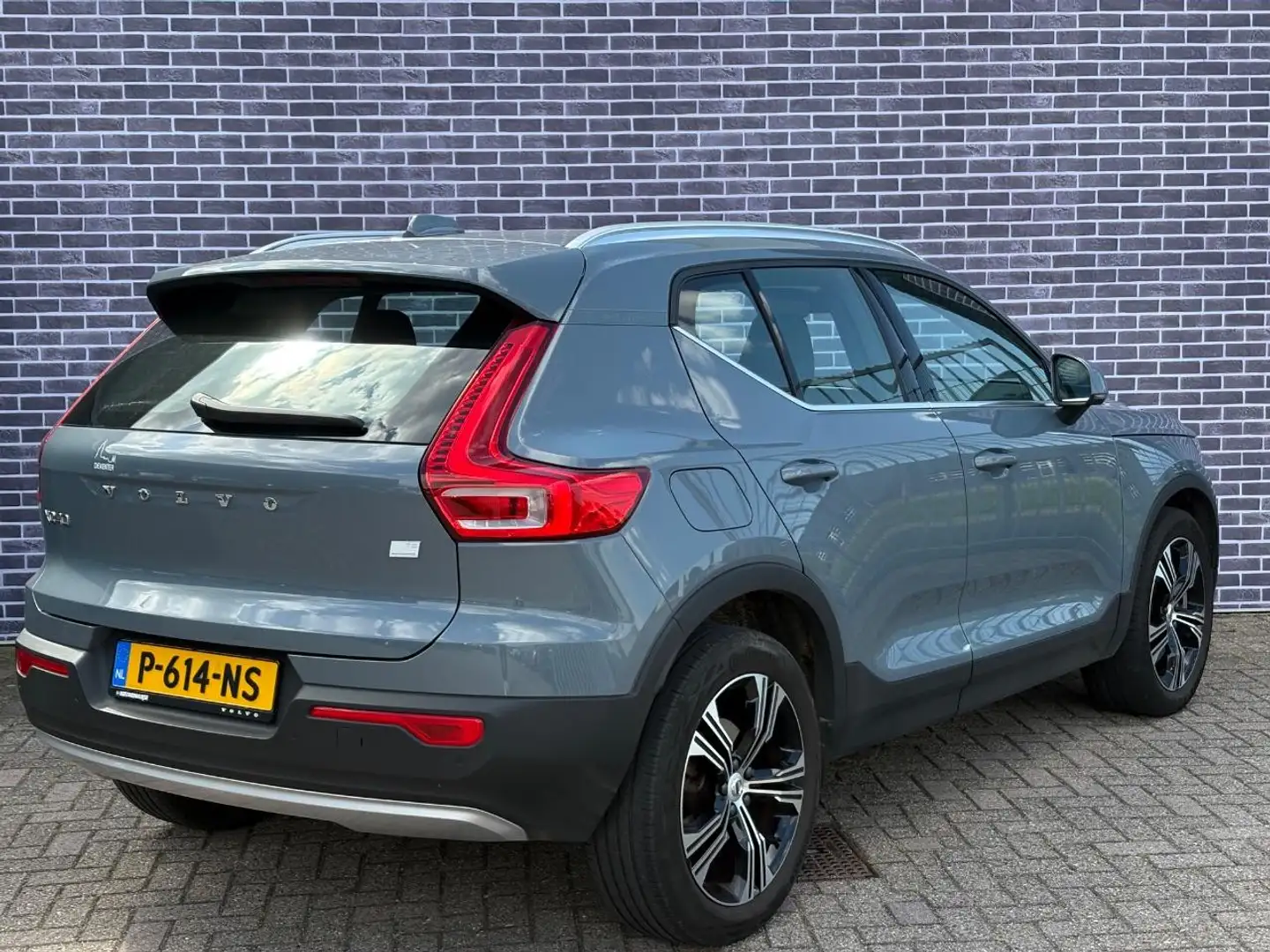 Volvo XC40 1.5 T5 Recharge Inscription | Achterbank verwarmd Grijs - 2