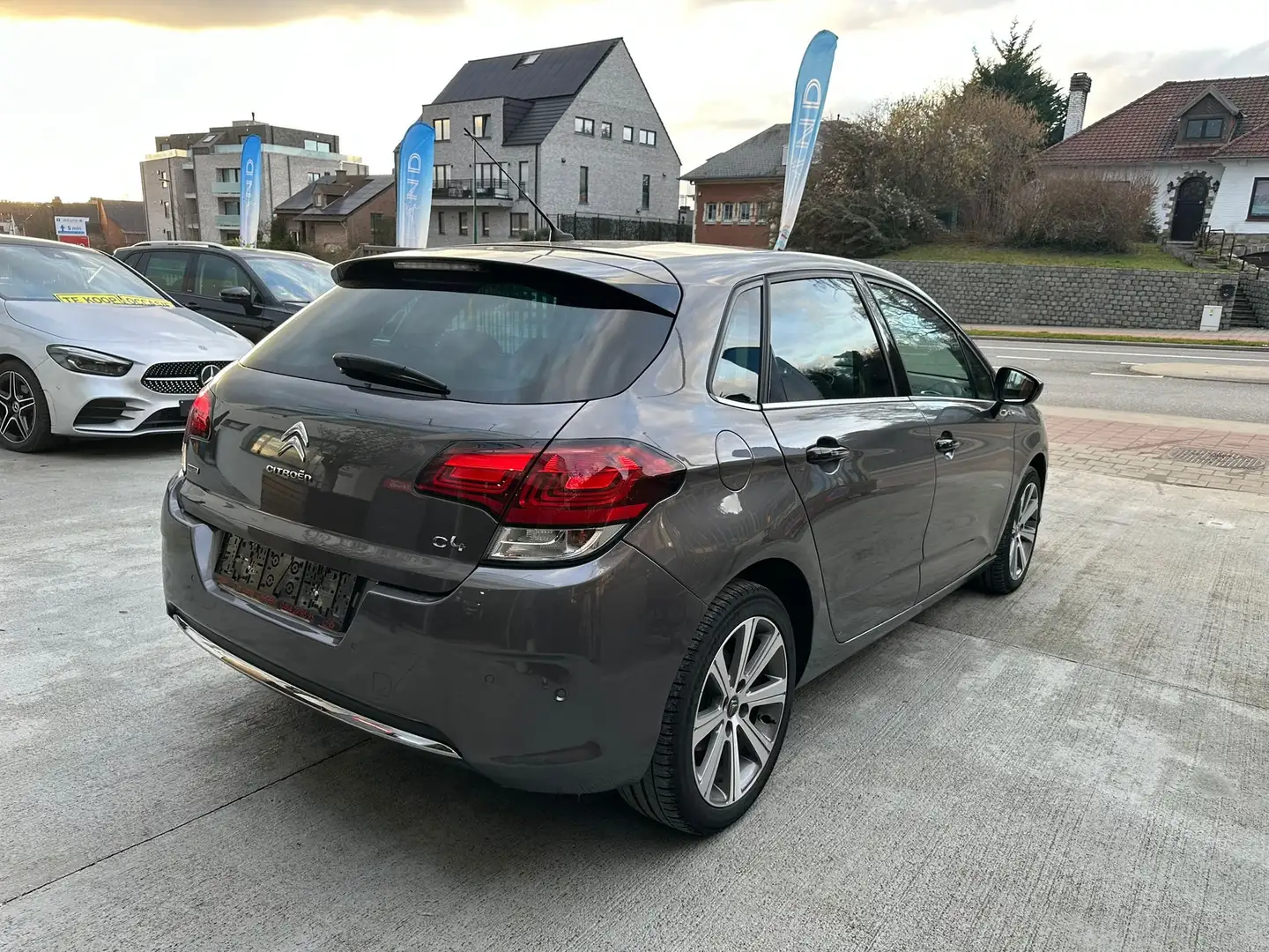 Citroen C4 1.6 BlueHDi GPS CLIM CRUISE PDC AV ARR JANTES Brun - 2