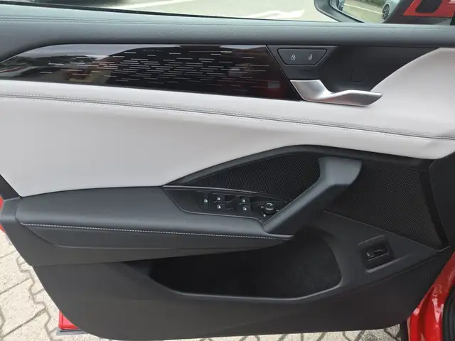 Volkswagen Tiguan view 16