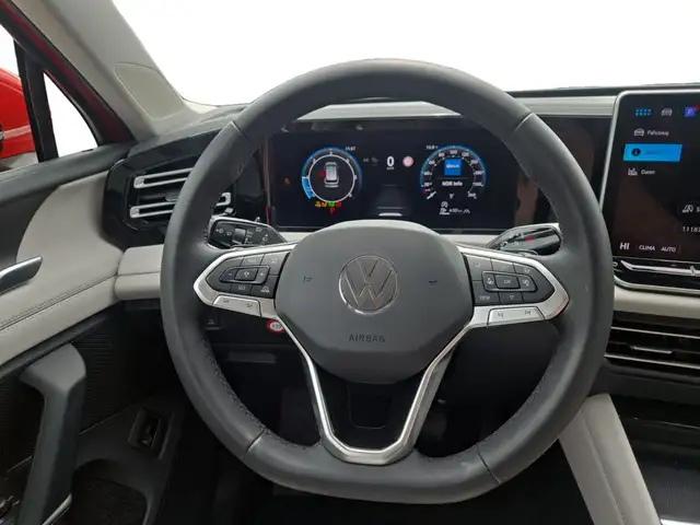 Volkswagen Tiguan view 13