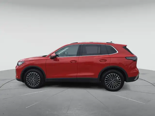 Volkswagen Tiguan view 6