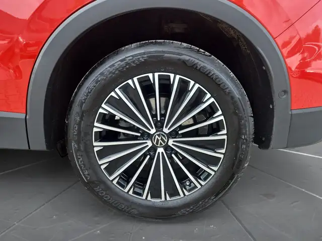 Volkswagen Tiguan view 15