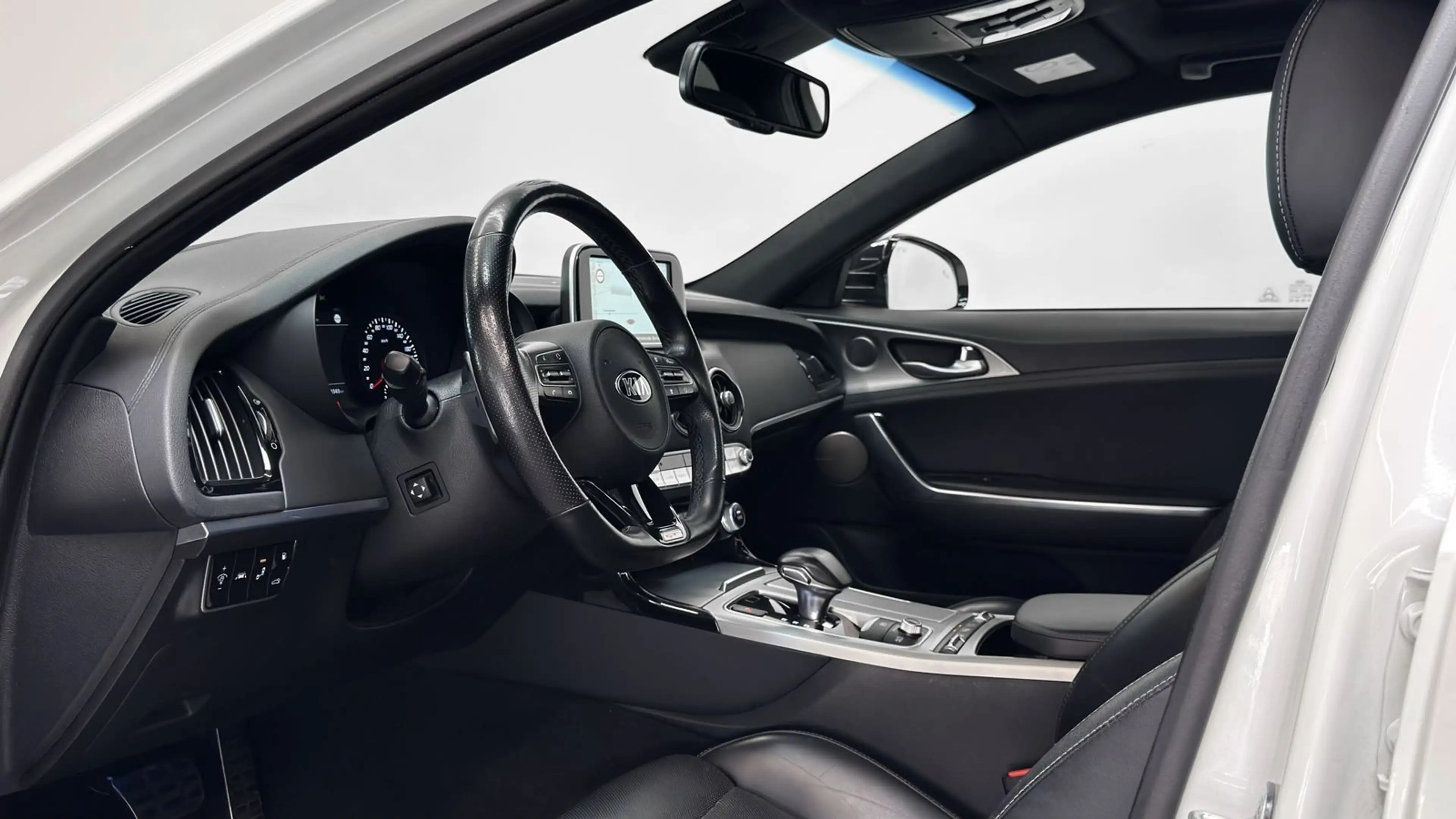 Kia Stinger GT 4WD*Pano*H-Up*HK*ACC*Key-Go*360°* — photo 13