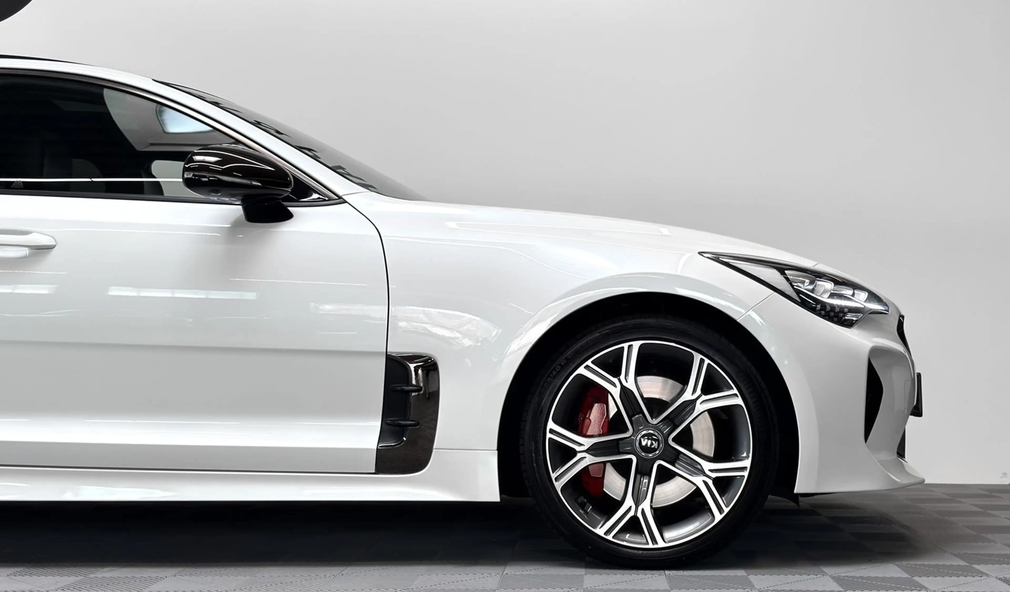 Kia Stinger GT 4WD*Pano*H-Up*HK*ACC*Key-Go*360°* — photo 7