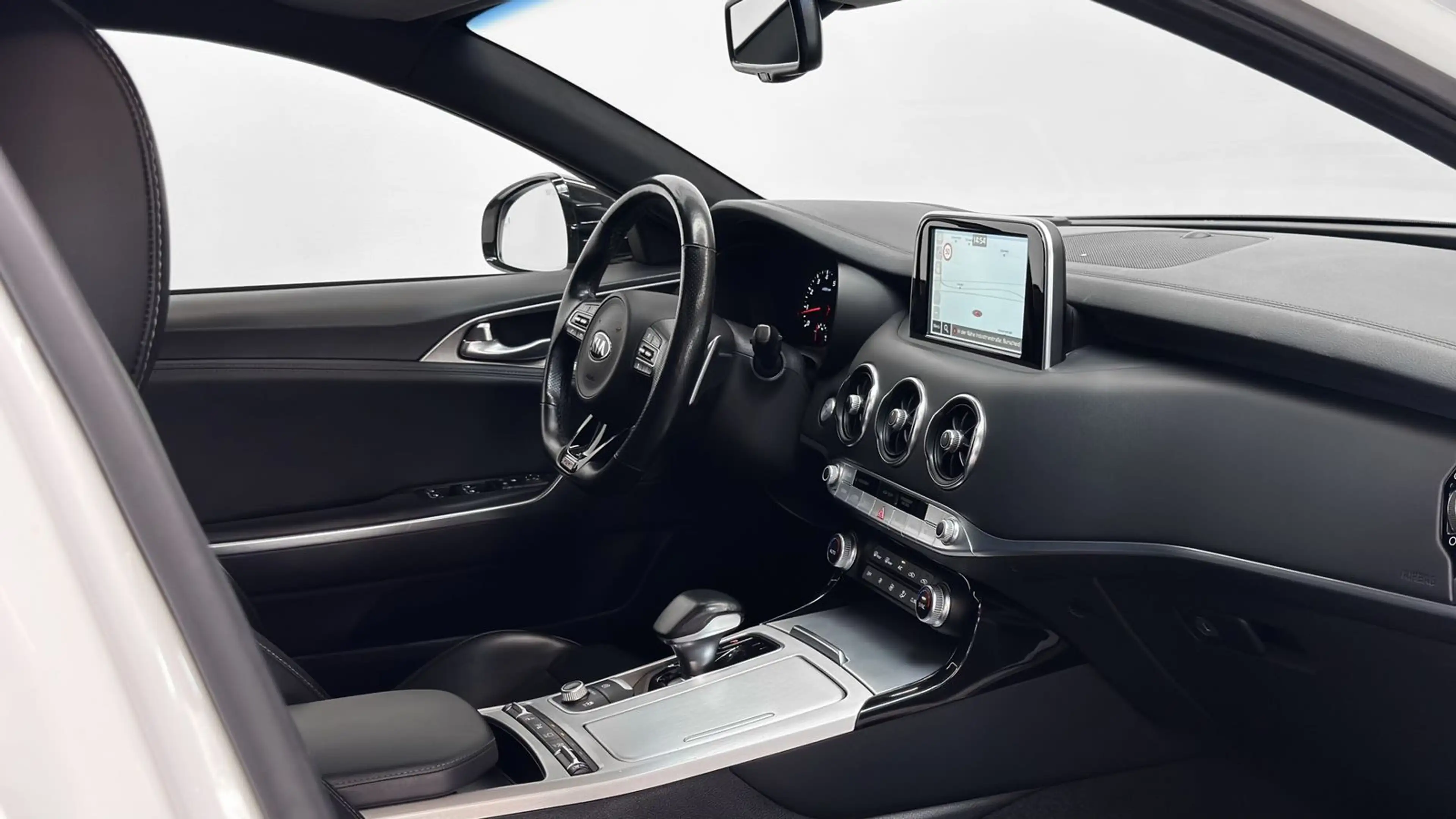 Kia Stinger GT 4WD*Pano*H-Up*HK*ACC*Key-Go*360°* — photo 15