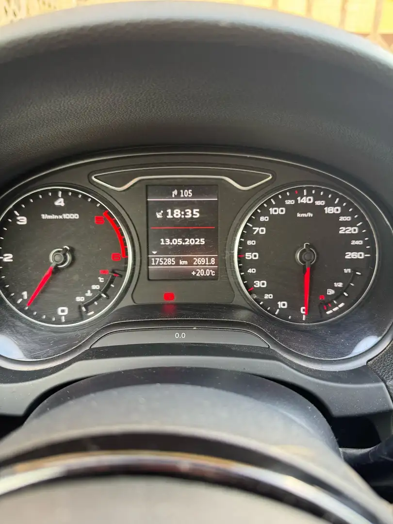 Audi A3 A3 III 2013 3p1.6 tdi Attraction Grigio - 1