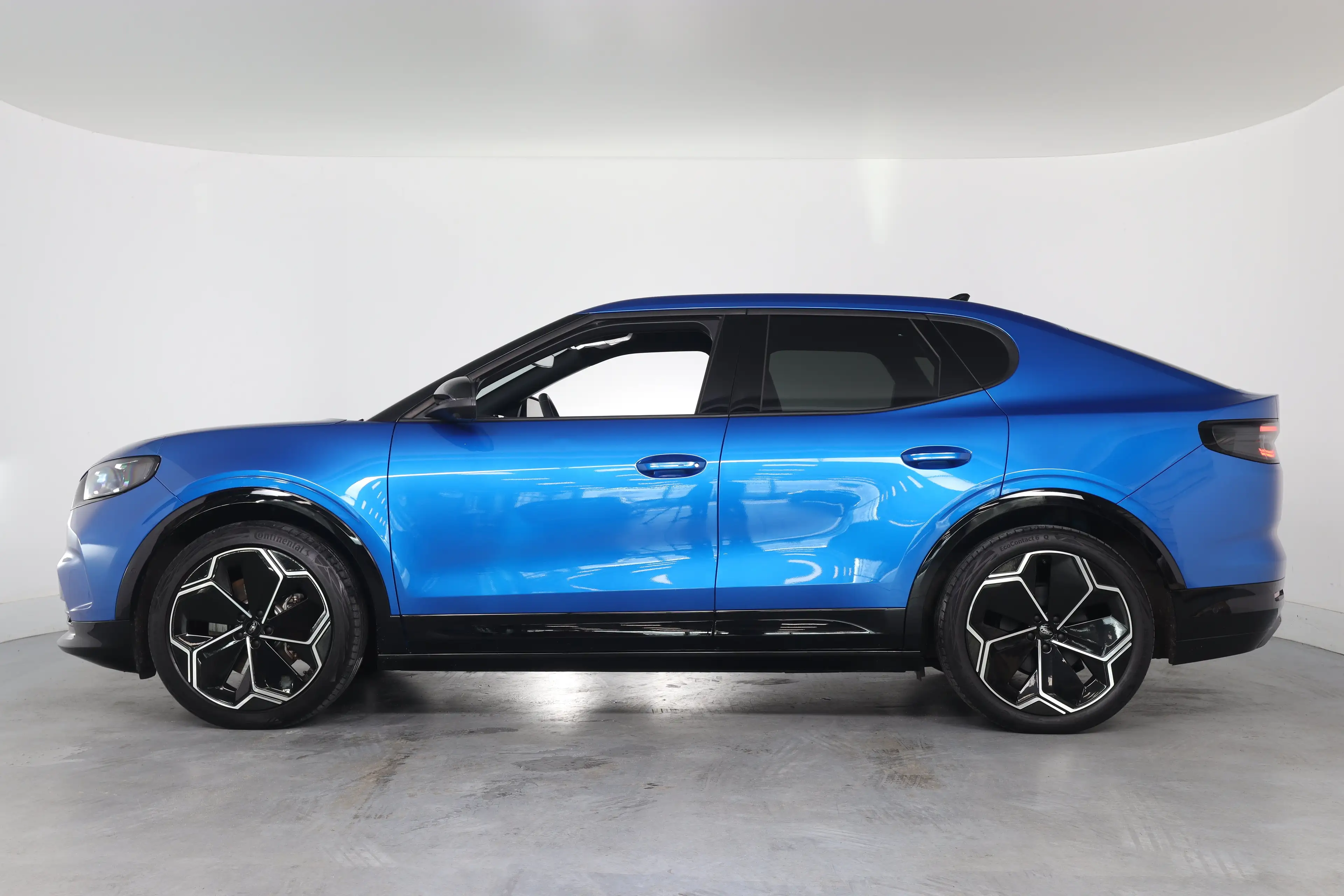 Ford Capri Premium Extended Range AWD 79 kWh | SOH 96% | Stuu — photo 3