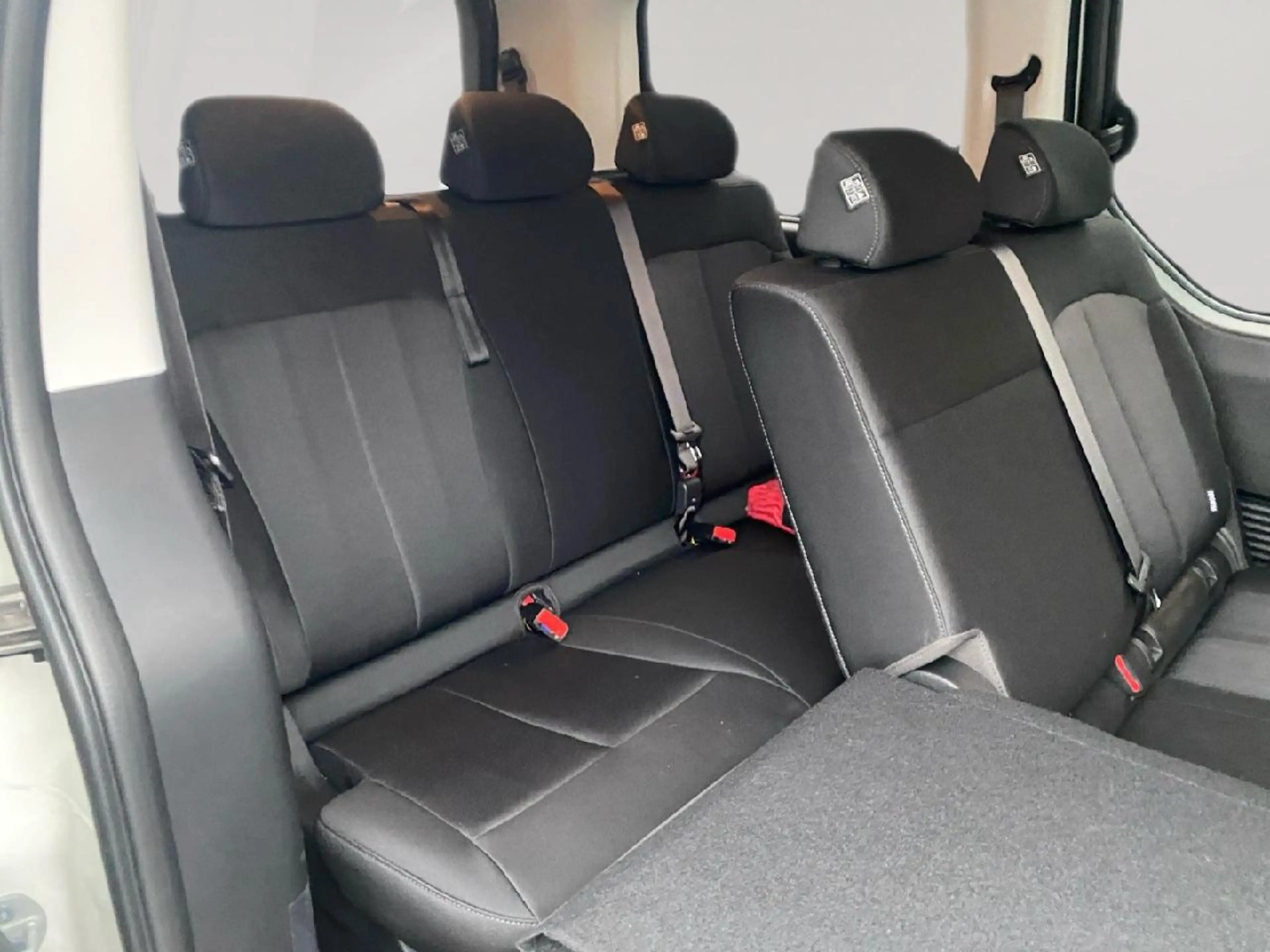 Hyundai STARIA Trend HEV 2WD Park-Paket/Easy-Access/18 — photo 14