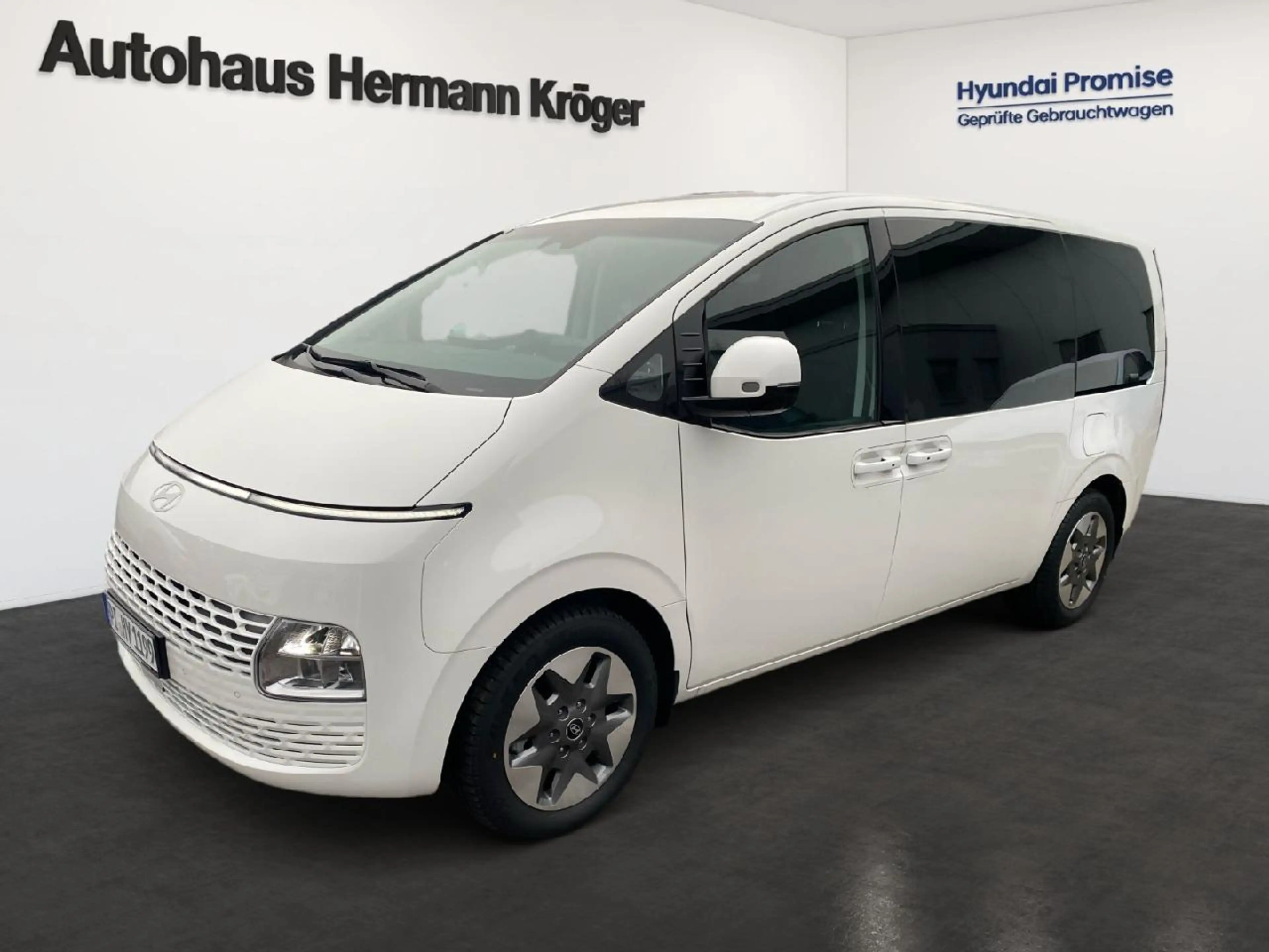Hyundai STARIA Trend HEV 2WD Park-Paket/Easy-Access/18