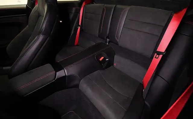 Porsche 992 view 14