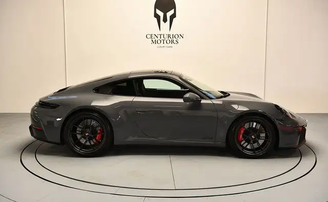 Porsche 992 view 3