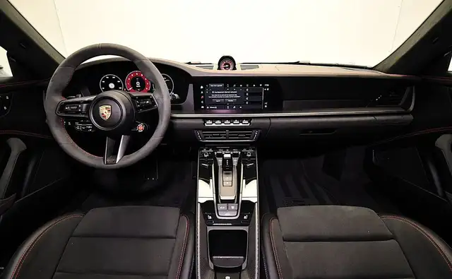 Porsche 992 view 10