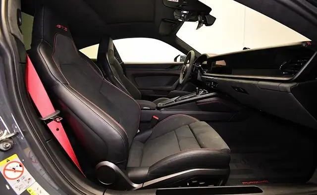 Porsche 992 view 8