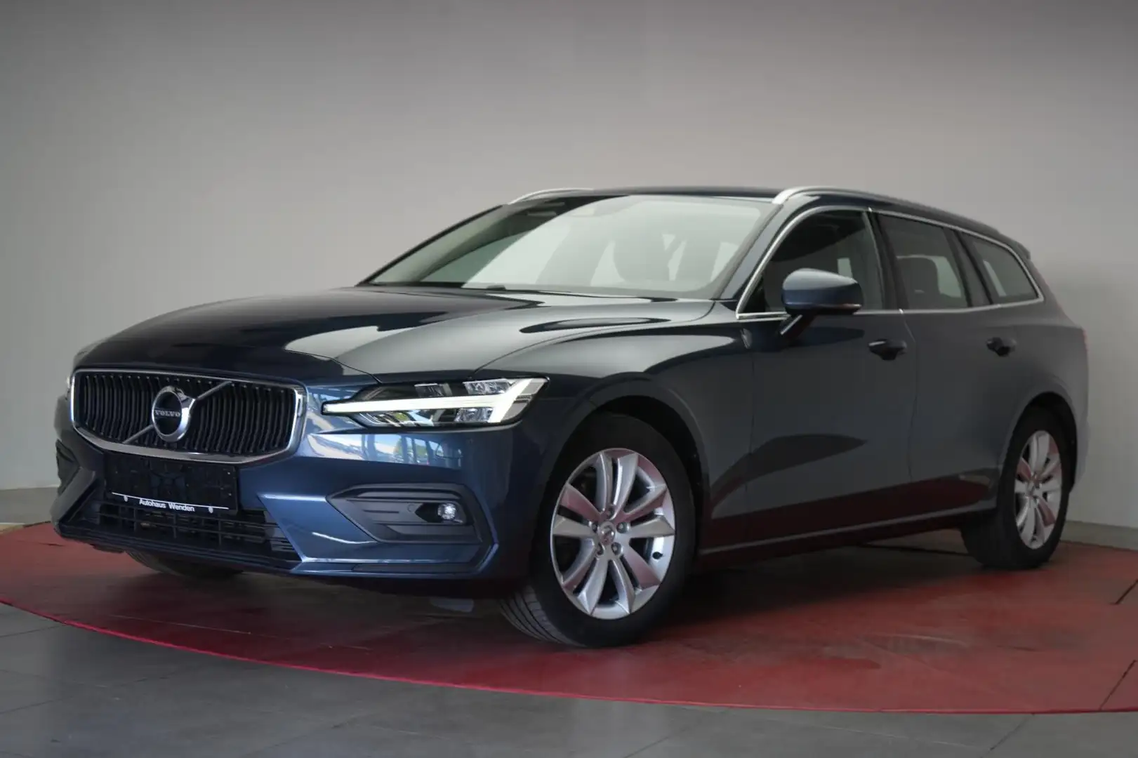 Volvo V60 B4 B Geartronic Momentum Pro ACC/Kamera/Virt Modrá - 2