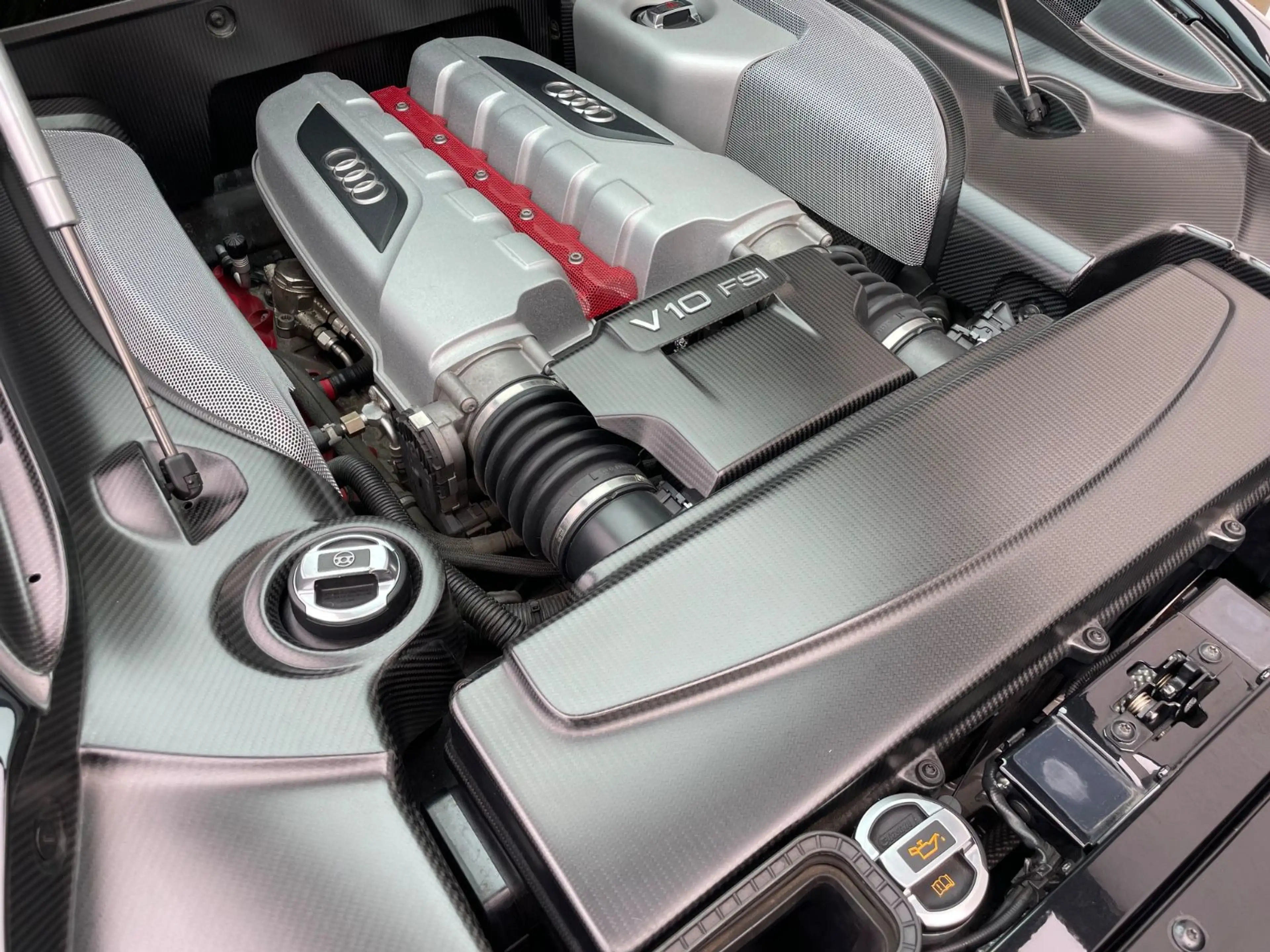 Audi R8 GT Coupe 5.2 quattro Rennsportpaket — photo 34