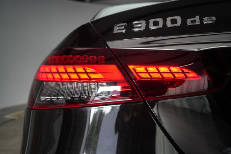 Mercedes-Benz E 300 de 9G-Tronic Leder/Pano/STHZ/360Kamera/HuD — photo 10