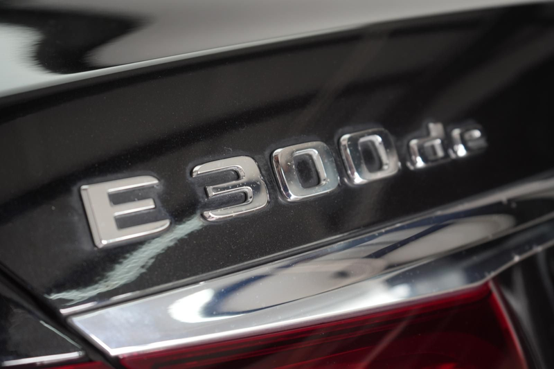 Mercedes-Benz E 300 de 9G-Tronic Leder/Pano/STHZ/360Kamera/HuD — photo 6