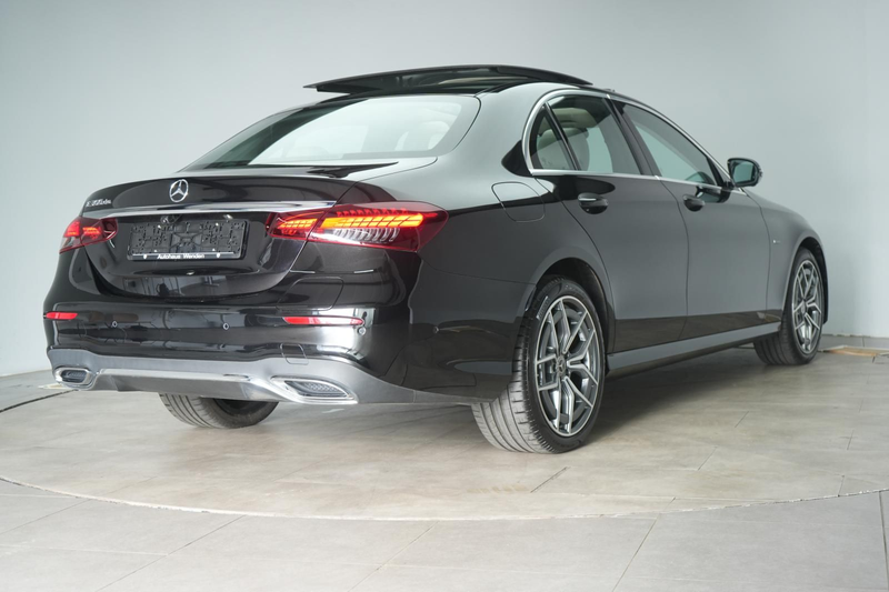 Mercedes-Benz E 300 de 9G-Tronic Leder/Pano/STHZ/360Kamera/HuD — photo 4
