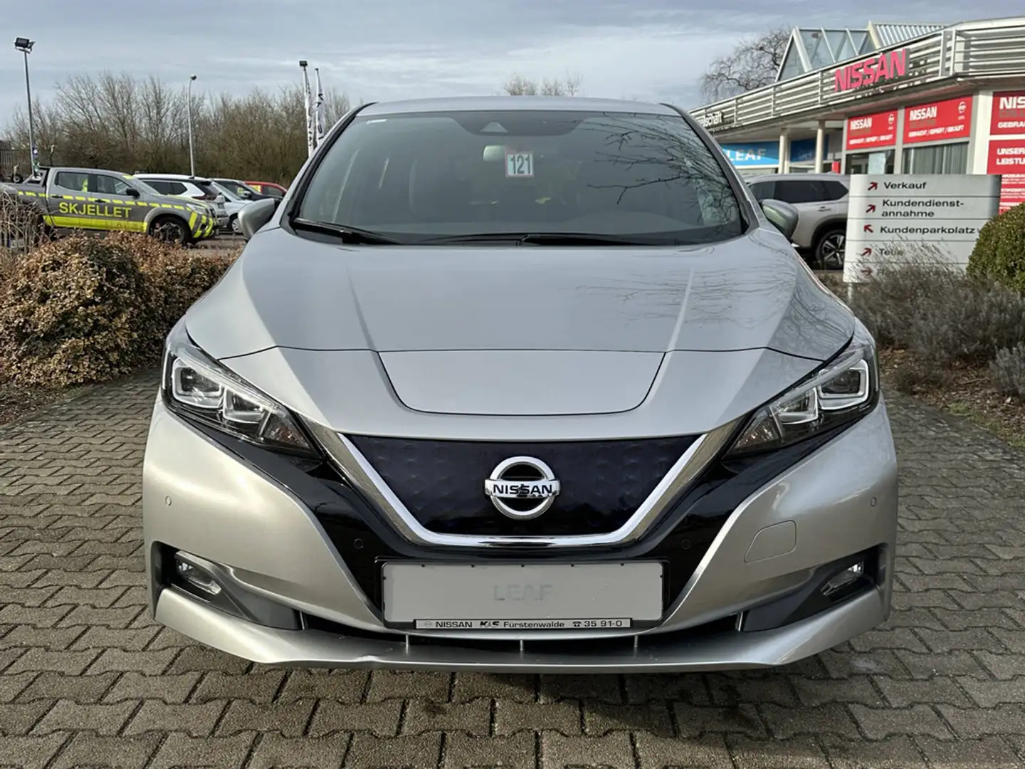 Nissan Leaf 40kWh N-Connecta-OP LED WP 2FL Plateado - 2