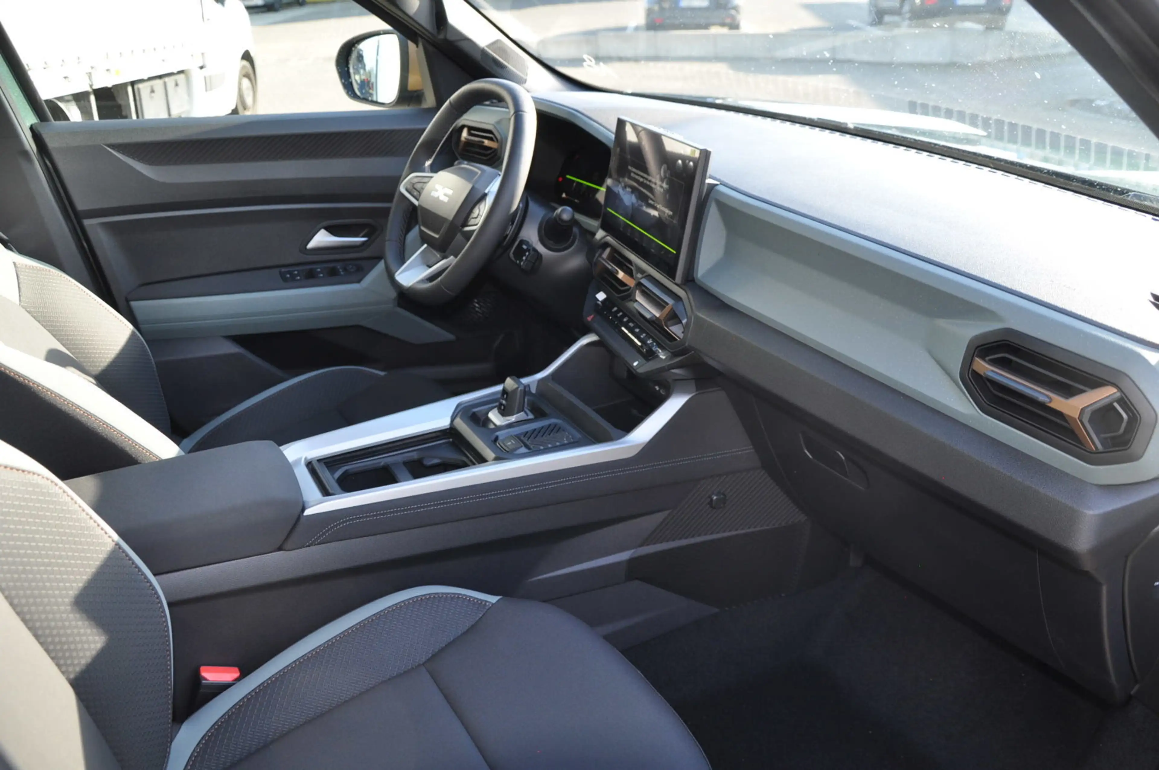Dacia Bigster Extreme Eco-G-140 automatik *Pano*360* — photo 10