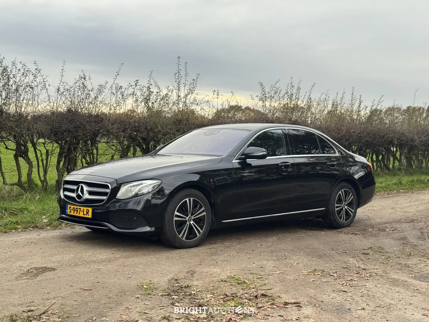 Mercedes-Benz E 220 E220d 4Matic Premium Plus Noir - 2