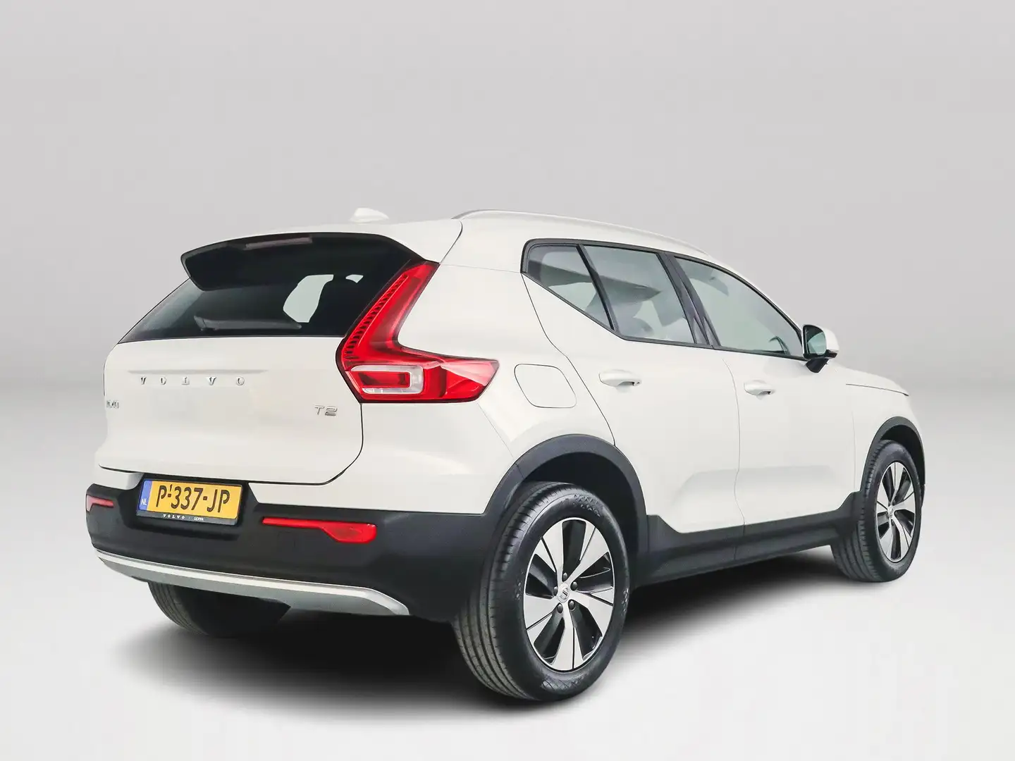 Volvo XC40 T2 Aut. Momentum Business | Parkeercamera | Pilot Weiß - 2