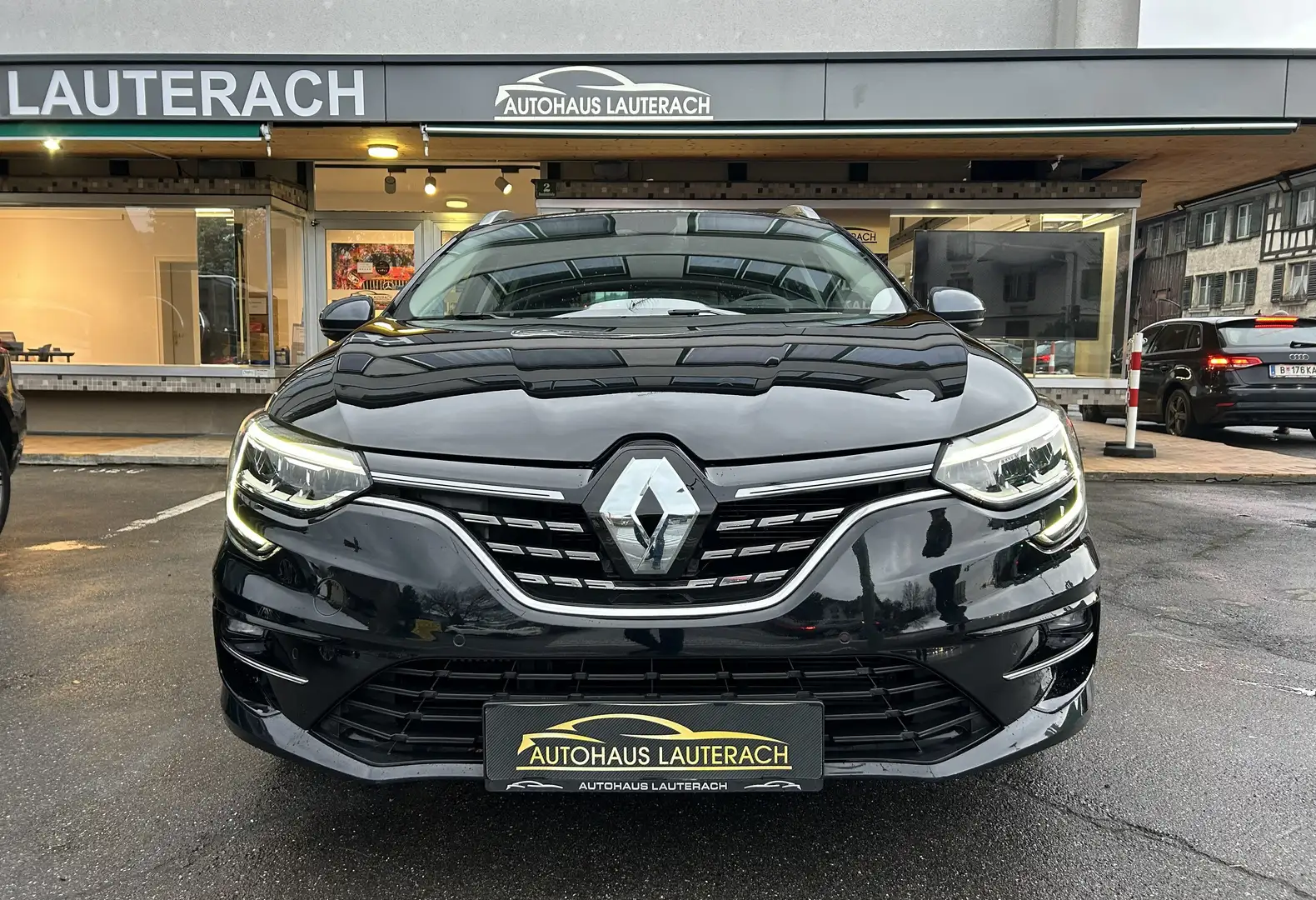 Renault Megane Grandtour Intens TCe 140 EDC PF *AHK *LEDER *KAM Schwarz - 2