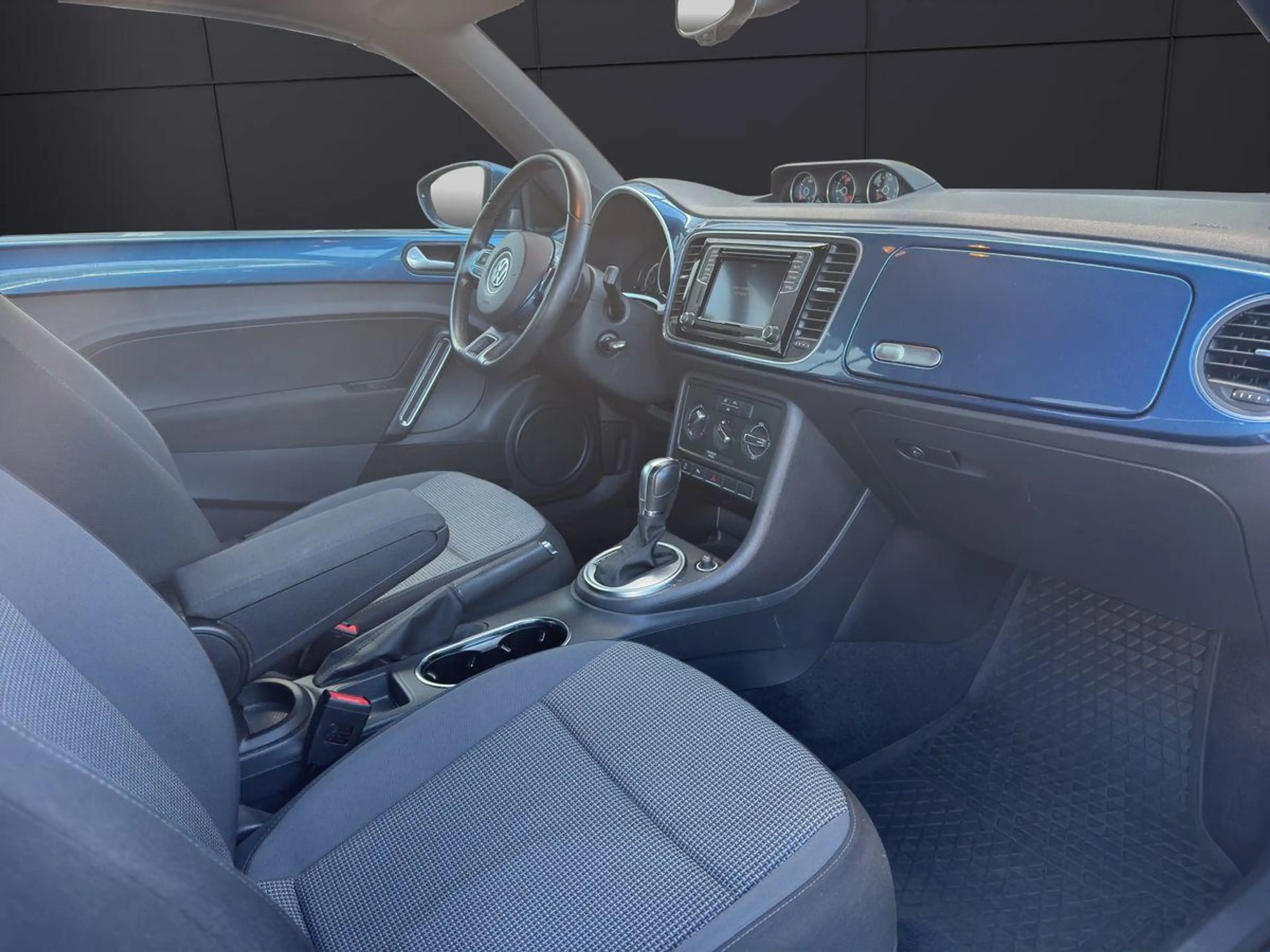 Volkswagen Beetle 2.0 TDI Design BMT Bi-Xenon Einparkhilfe — photo 10