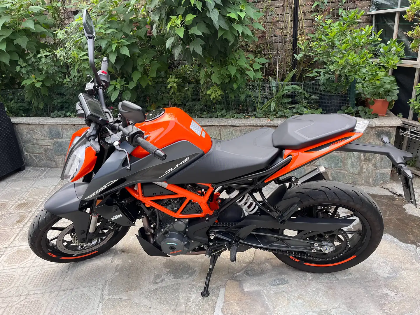 KTM 390 Duke - 1