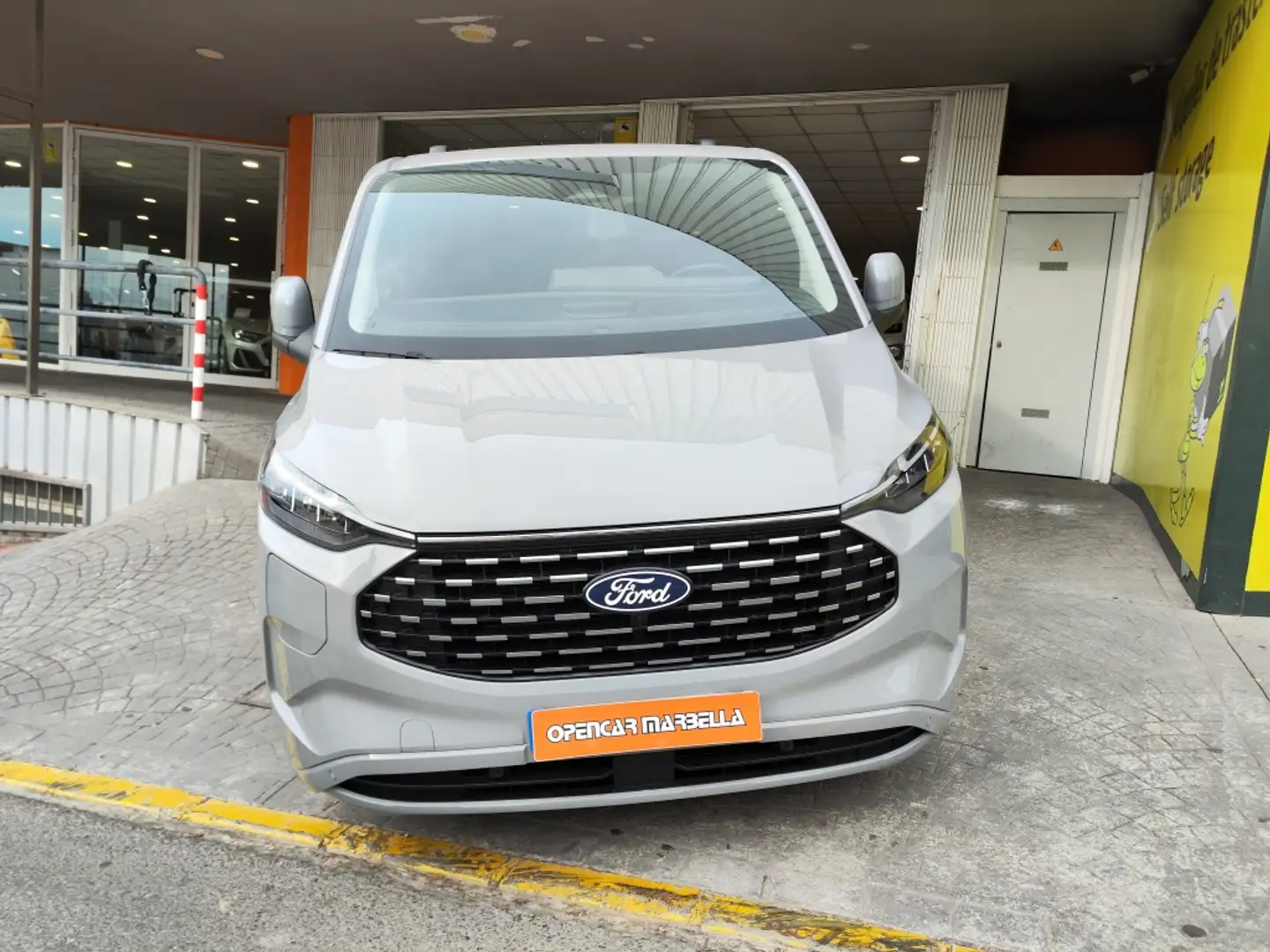 Ford Tourneo Custom Grand 2.5 Duratec Titanium X 171kW Gris - 2