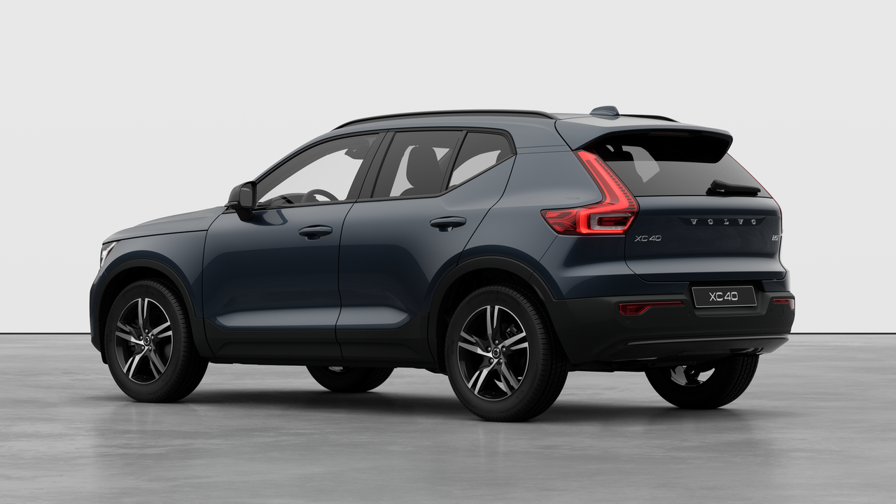2026 Volvo XC40 Core (Dark Theme) alt 2