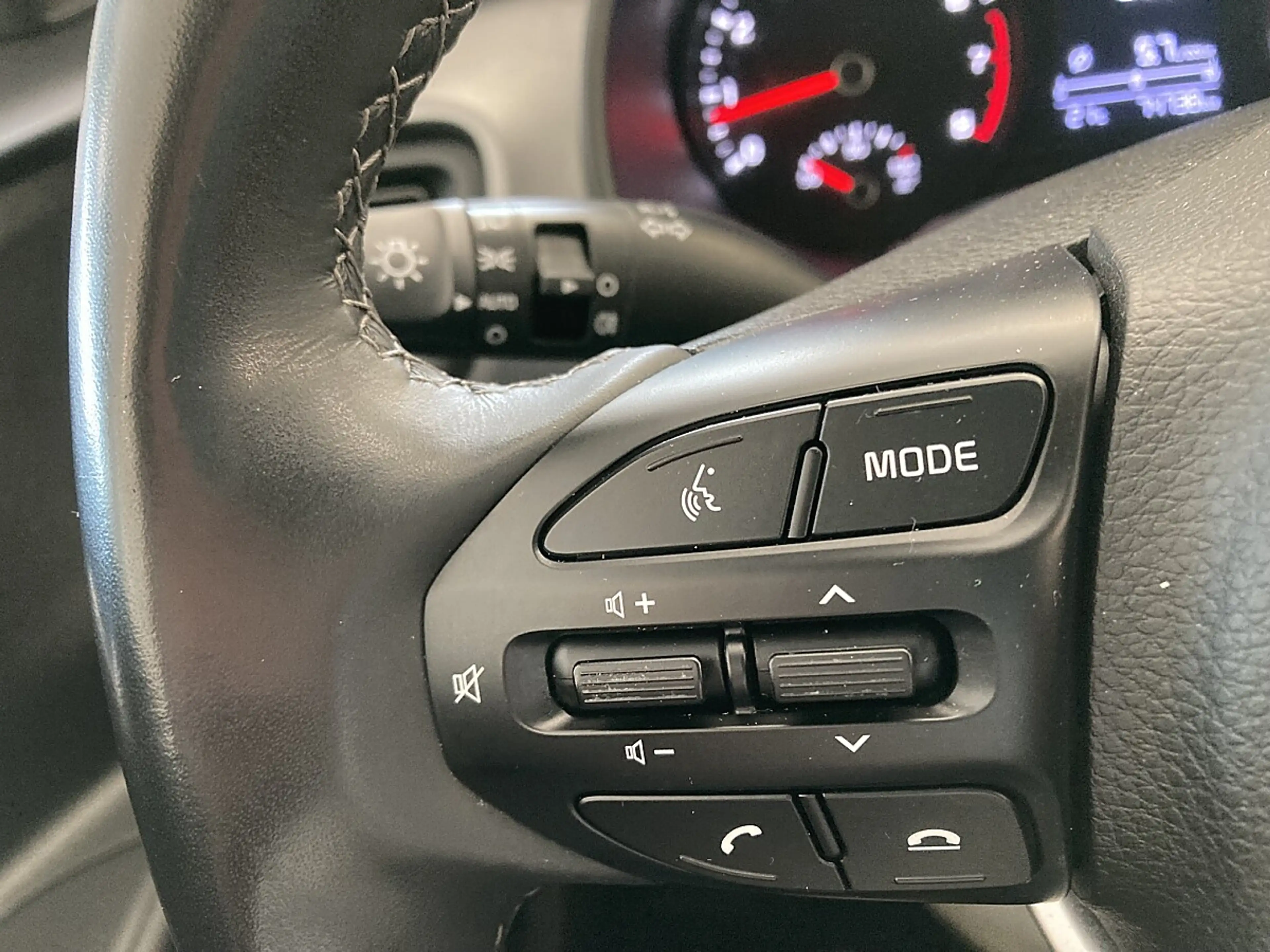 Kia Stonic Titan-Ausstattung 84PS.4Zylinder — photo 13