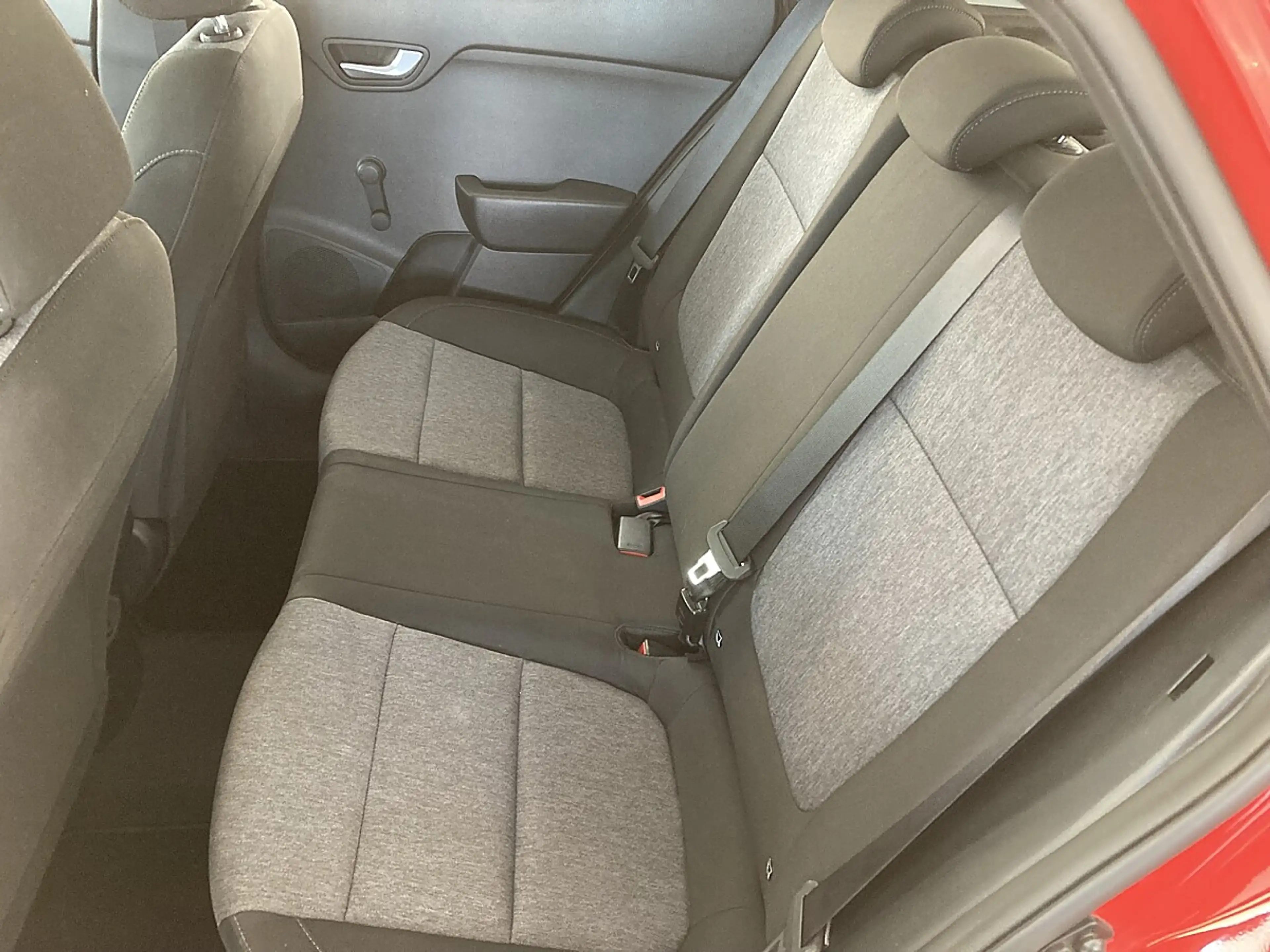 Kia Stonic Titan-Ausstattung 84PS.4Zylinder — photo 8