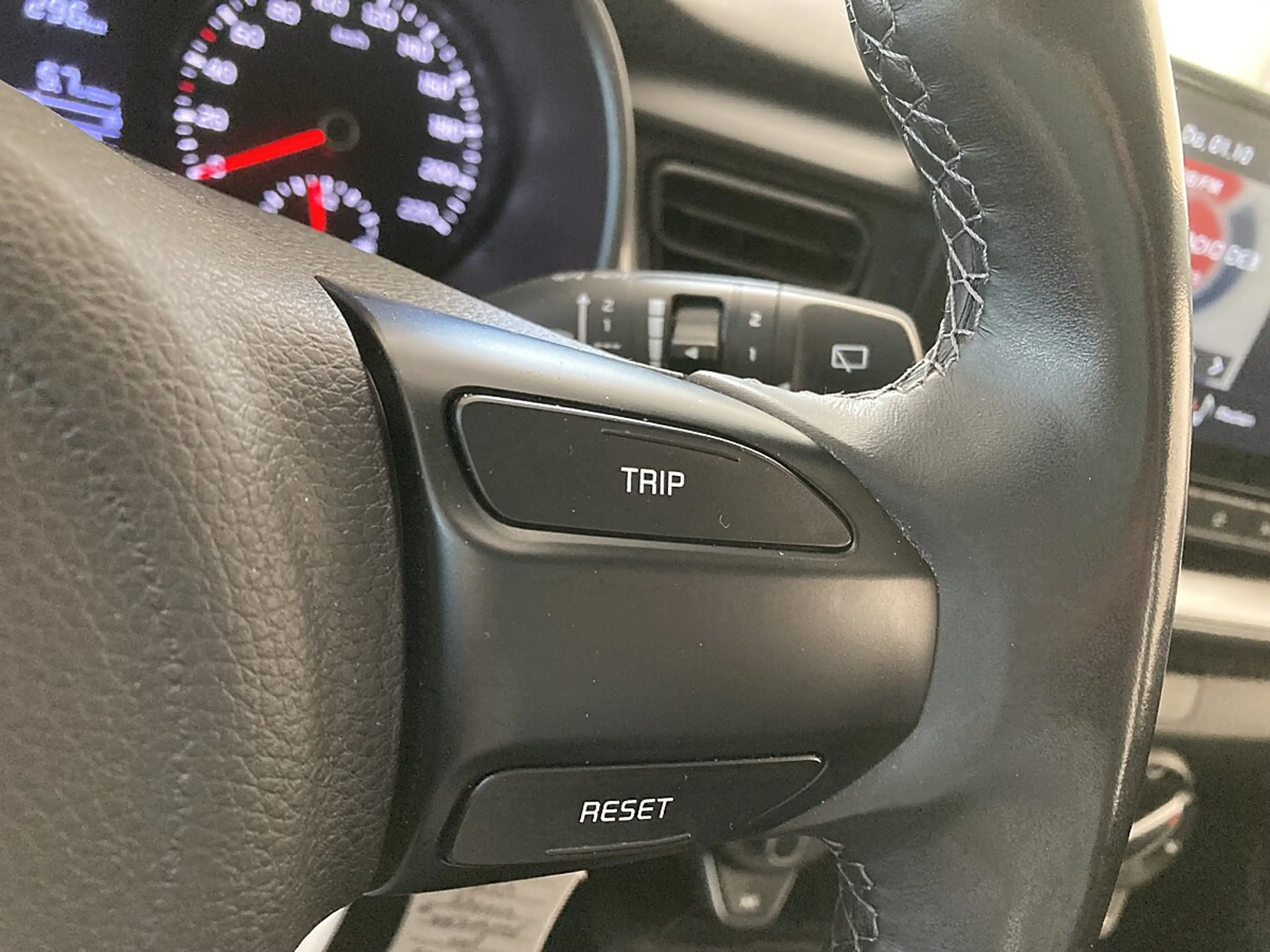 Kia Stonic Titan-Ausstattung 84PS.4Zylinder — photo 14