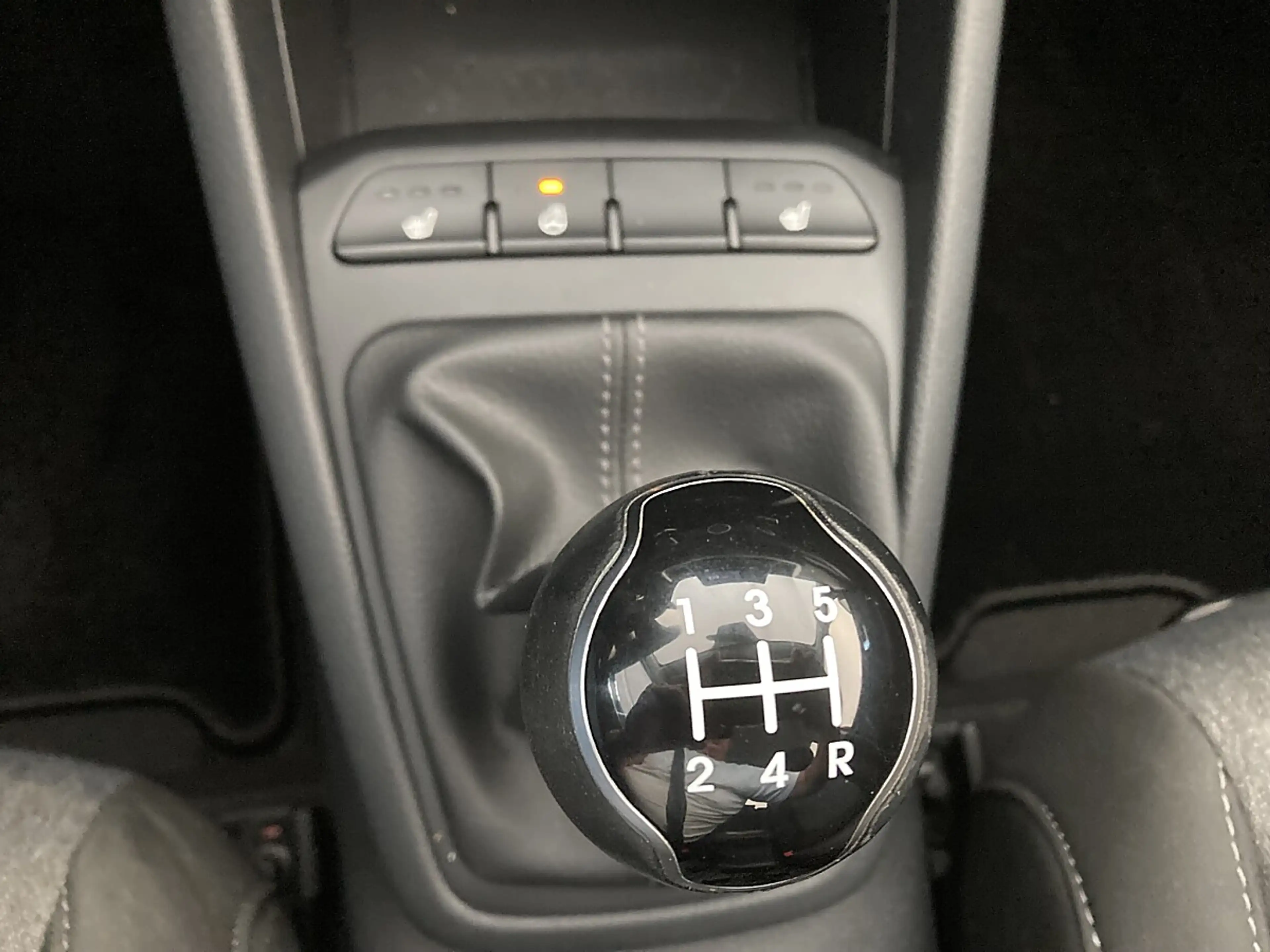 Kia Stonic Titan-Ausstattung 84PS.4Zylinder — photo 16