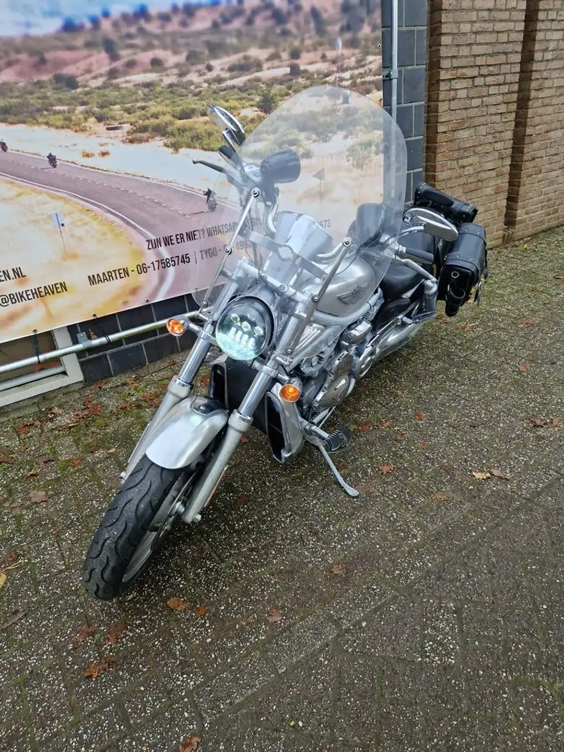 Harley-Davidson V-Rod Сірий - 2