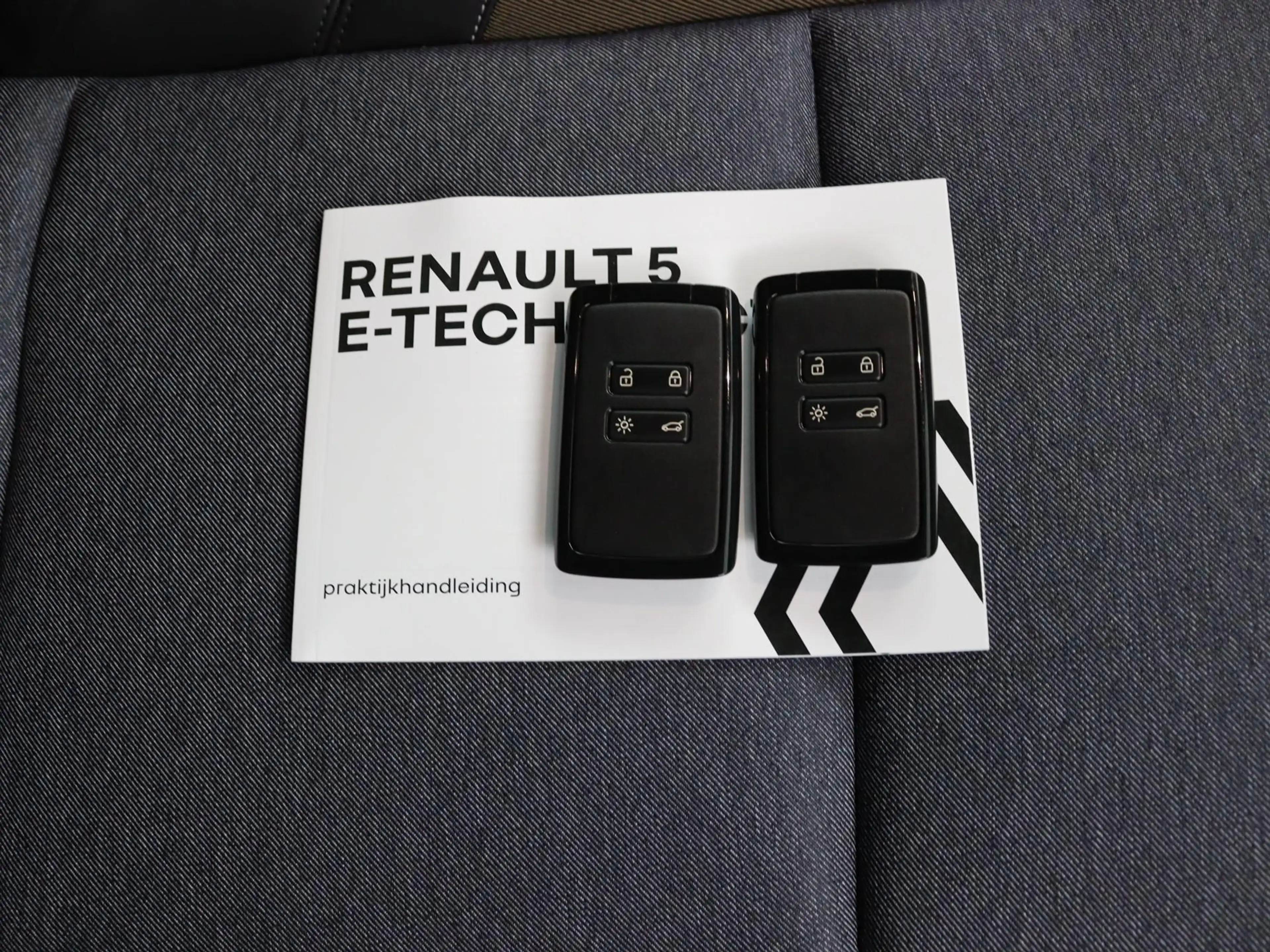 Renault R 5 techno 150 pk comfort range | pack advanced drivin — photo 9