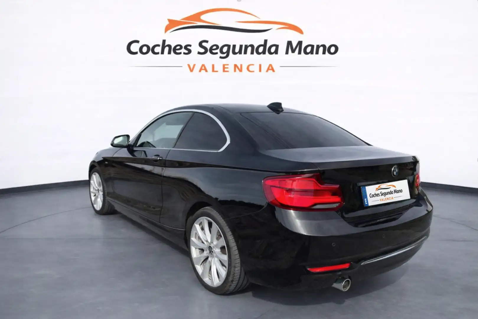 BMW 218 218iA Coupé Schwarz - 2