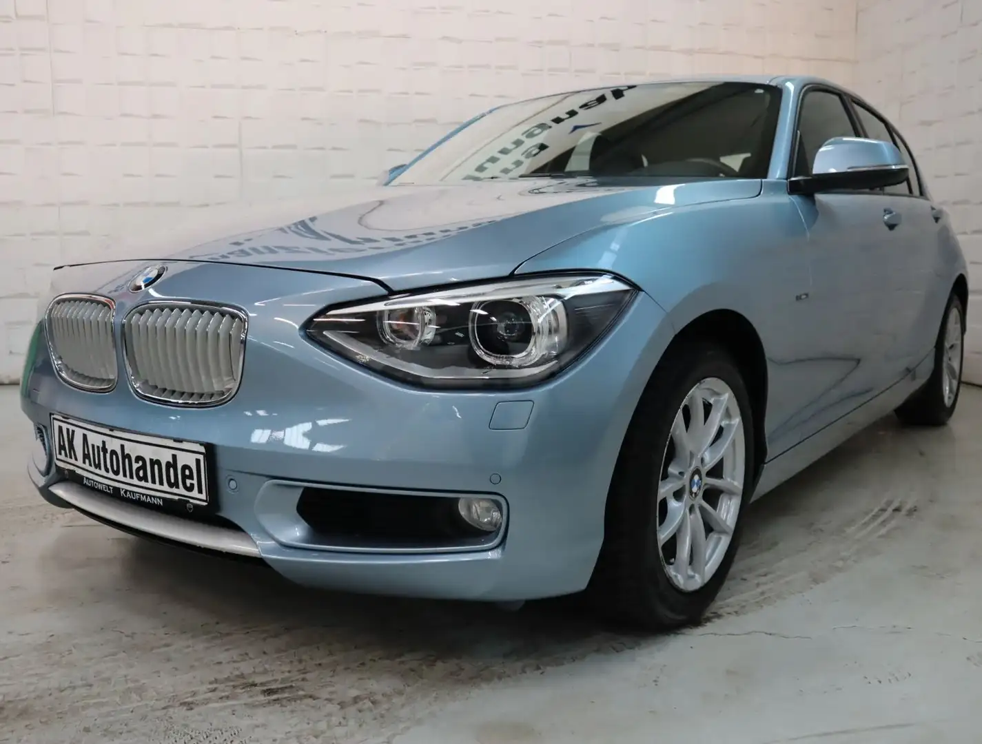 BMW 118 i 5-trg.Automatik Xenon Navi Vollleder 1.Hand Bleu - 1