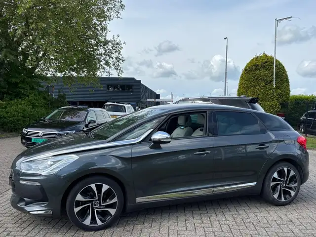 Citroen DS5 view 5