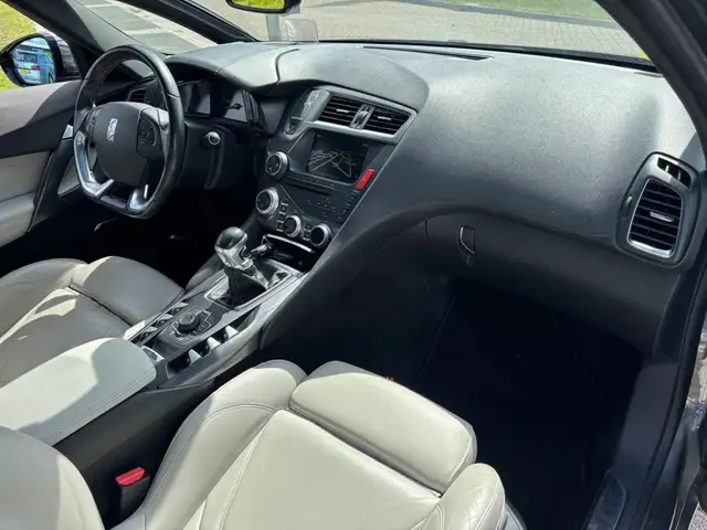 Citroen DS5 view 10