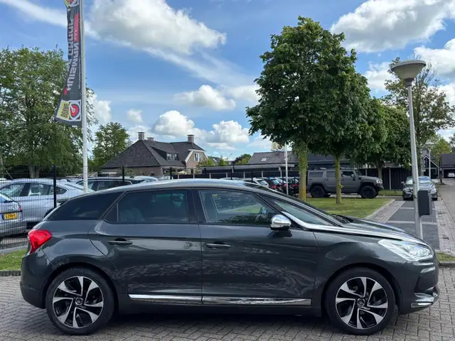 Citroen DS5 view 4