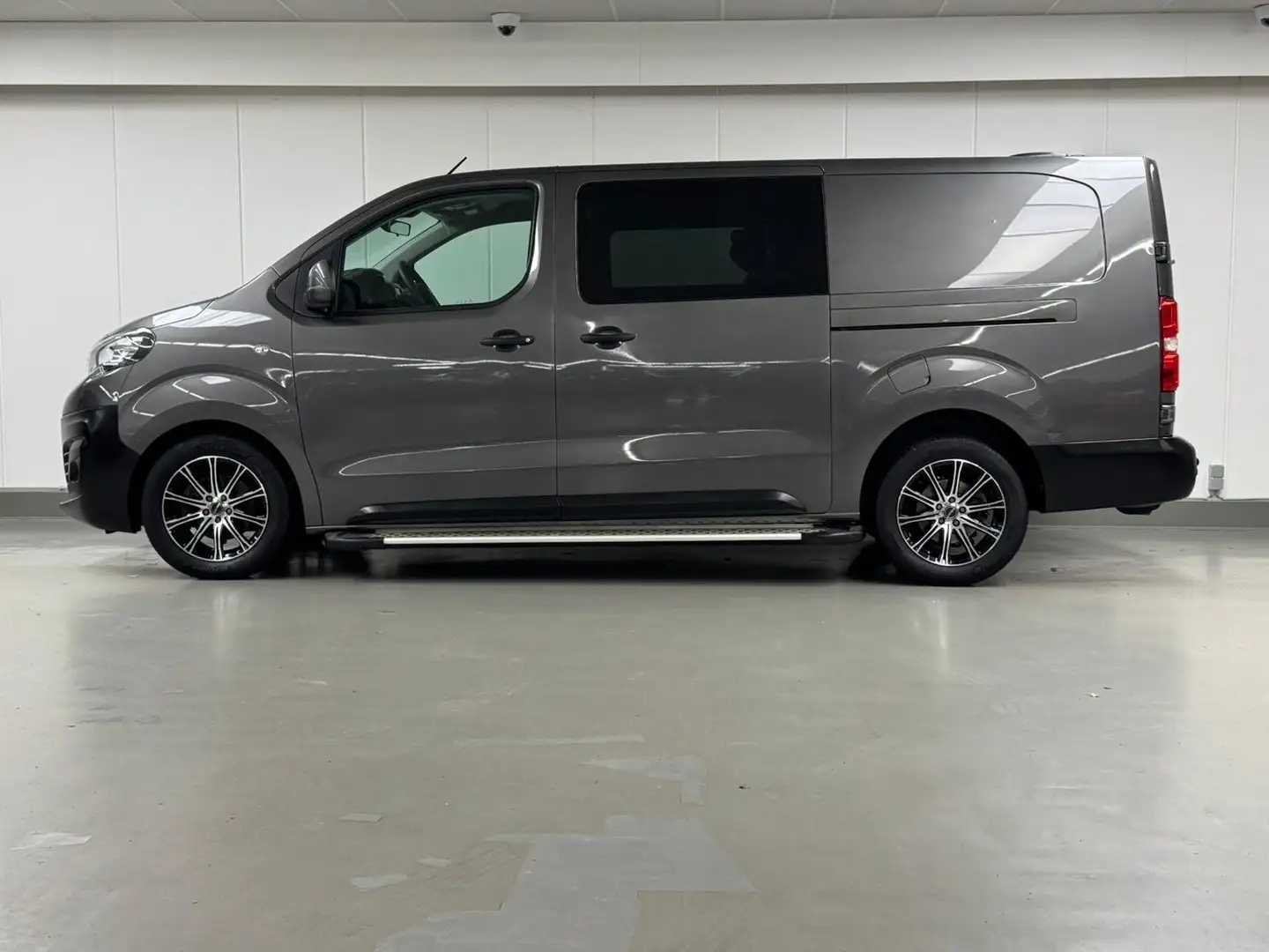 Peugeot Expert 2.0HDI 122CV DOUBLE CABINE UTILITAIRE 6 PLACES Gris - 2