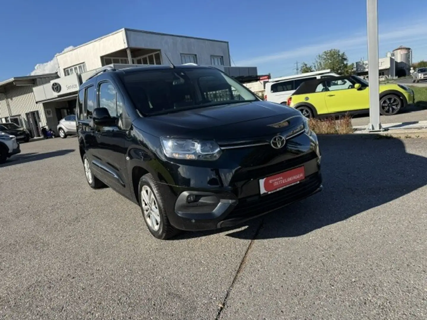 Toyota Proace City Verso L1 1,5 D-4D 130 Family Schwarz - 1