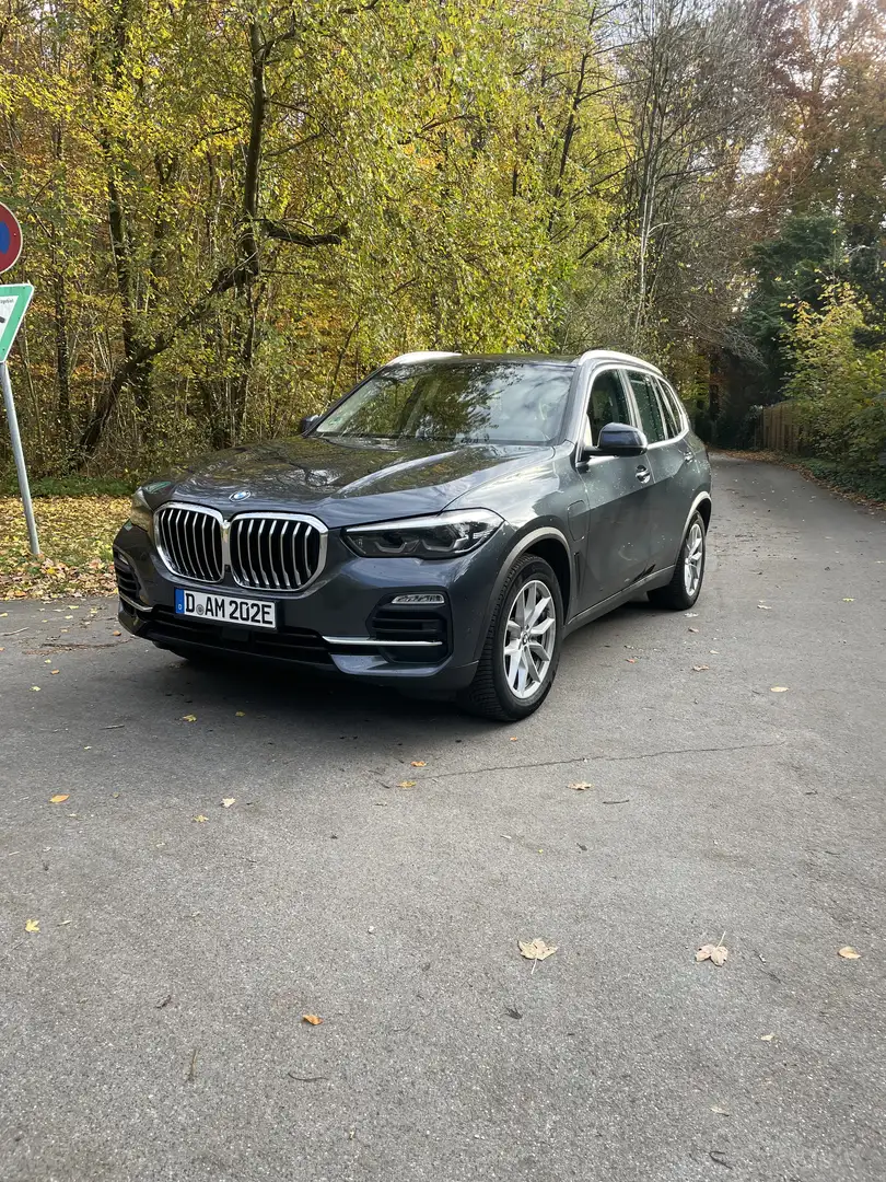 BMW X5 xDrive 45 e Gris - 2